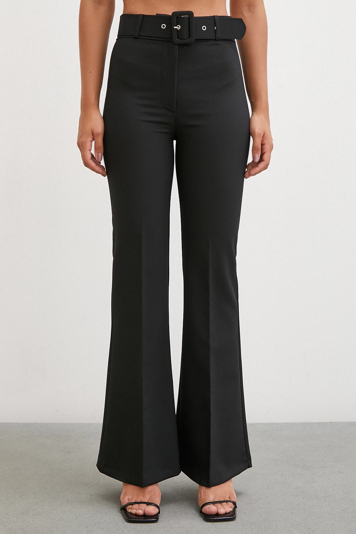 Kemerli İspanyol Paça Pantolon Siyah