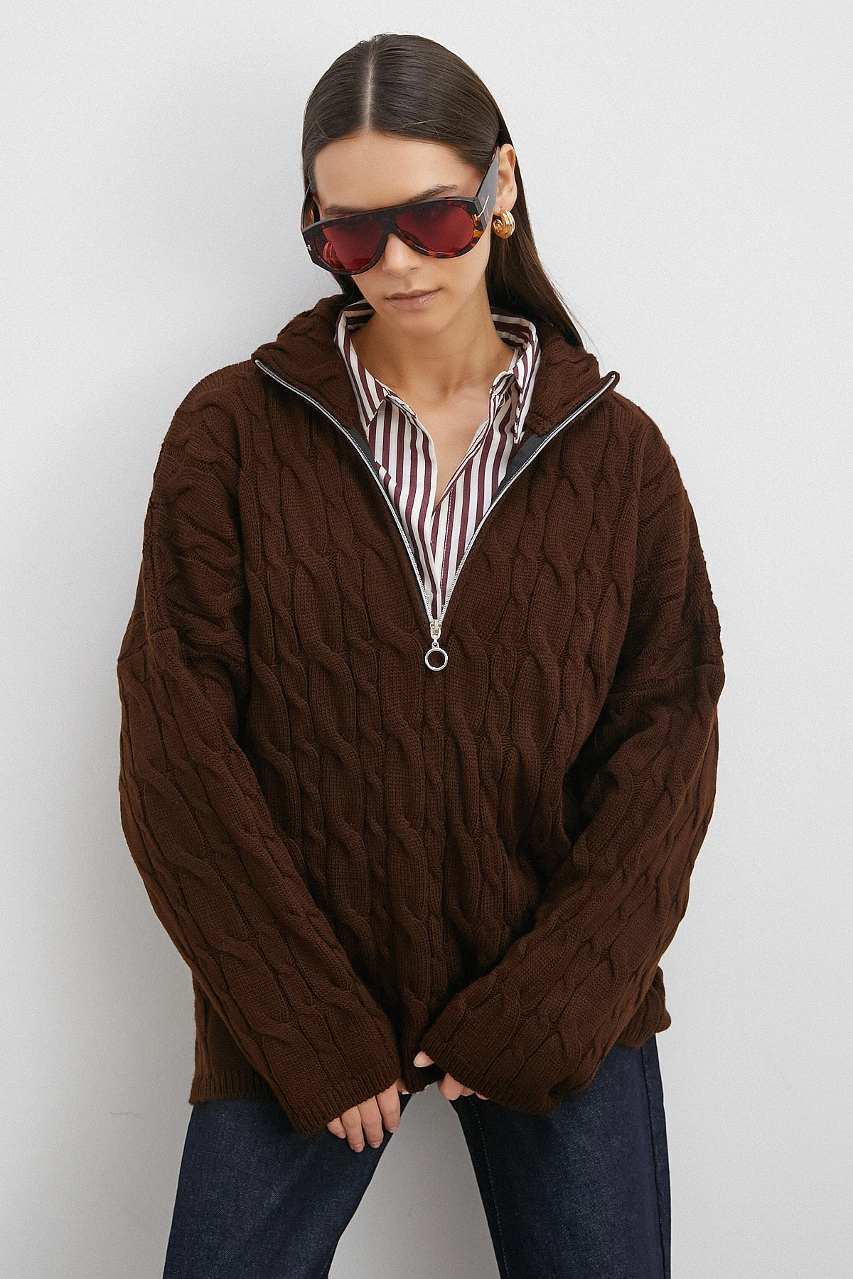 Saç Örgülü Yarım Fermuarlı Kazak Kahve