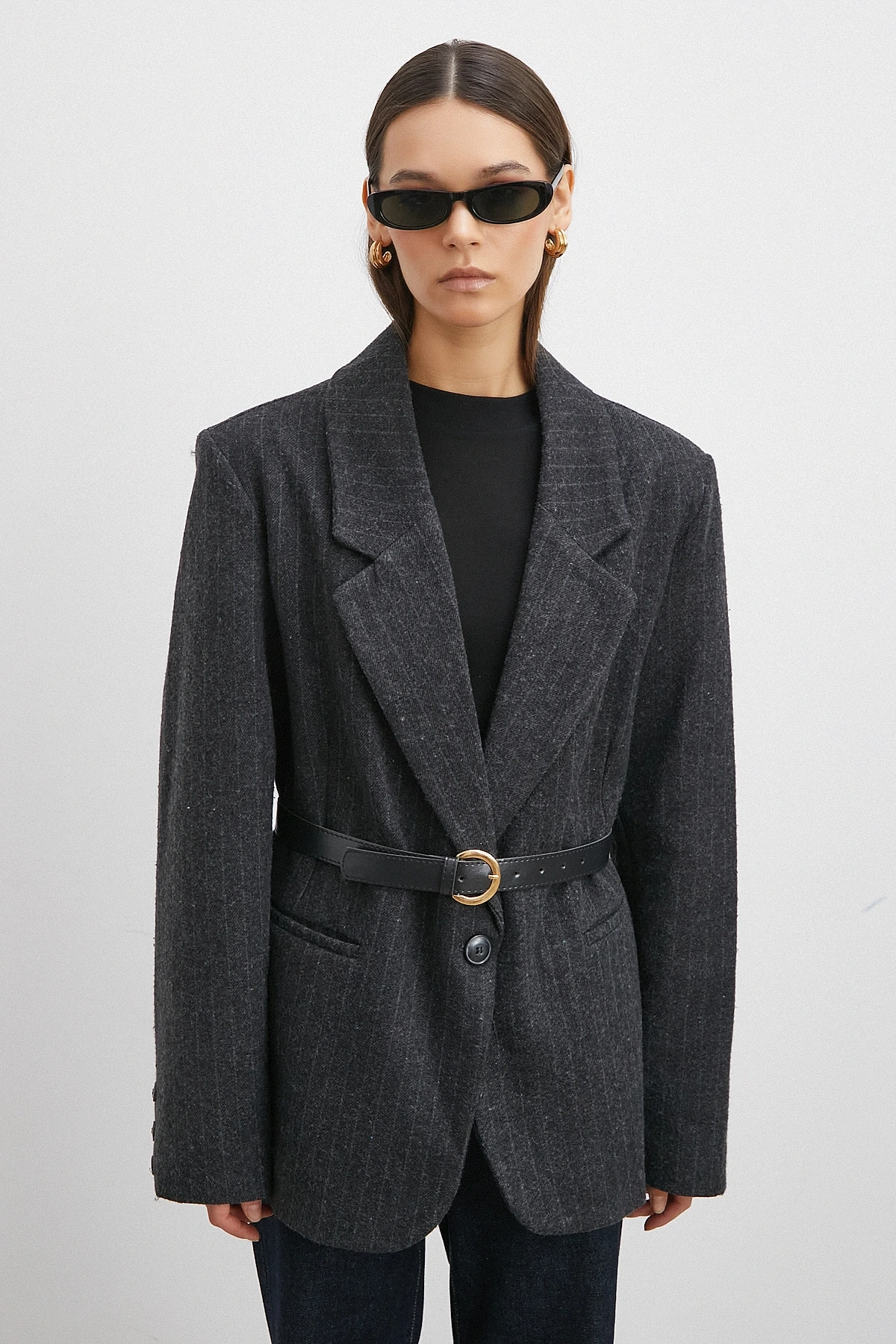 Çizgi Detaylı Kemerli Kaşa Ceket Siyah