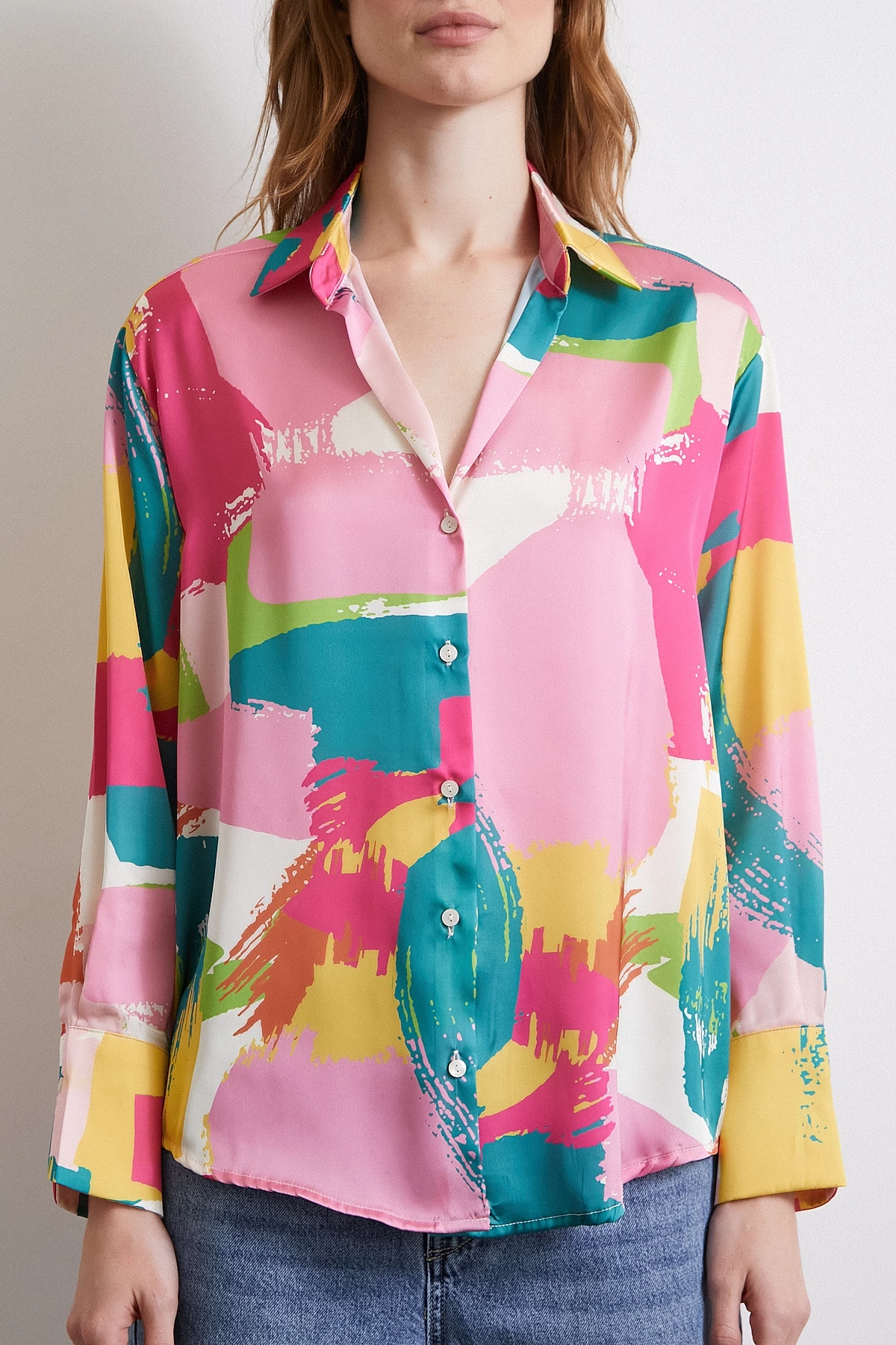 V Yaka Desenli Gömlek Pudra