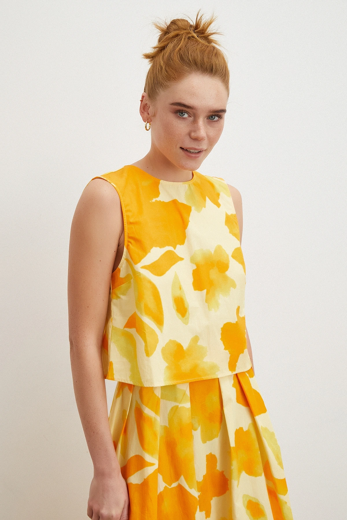 Batik Desen Sıfır Kol Bluz Sarı