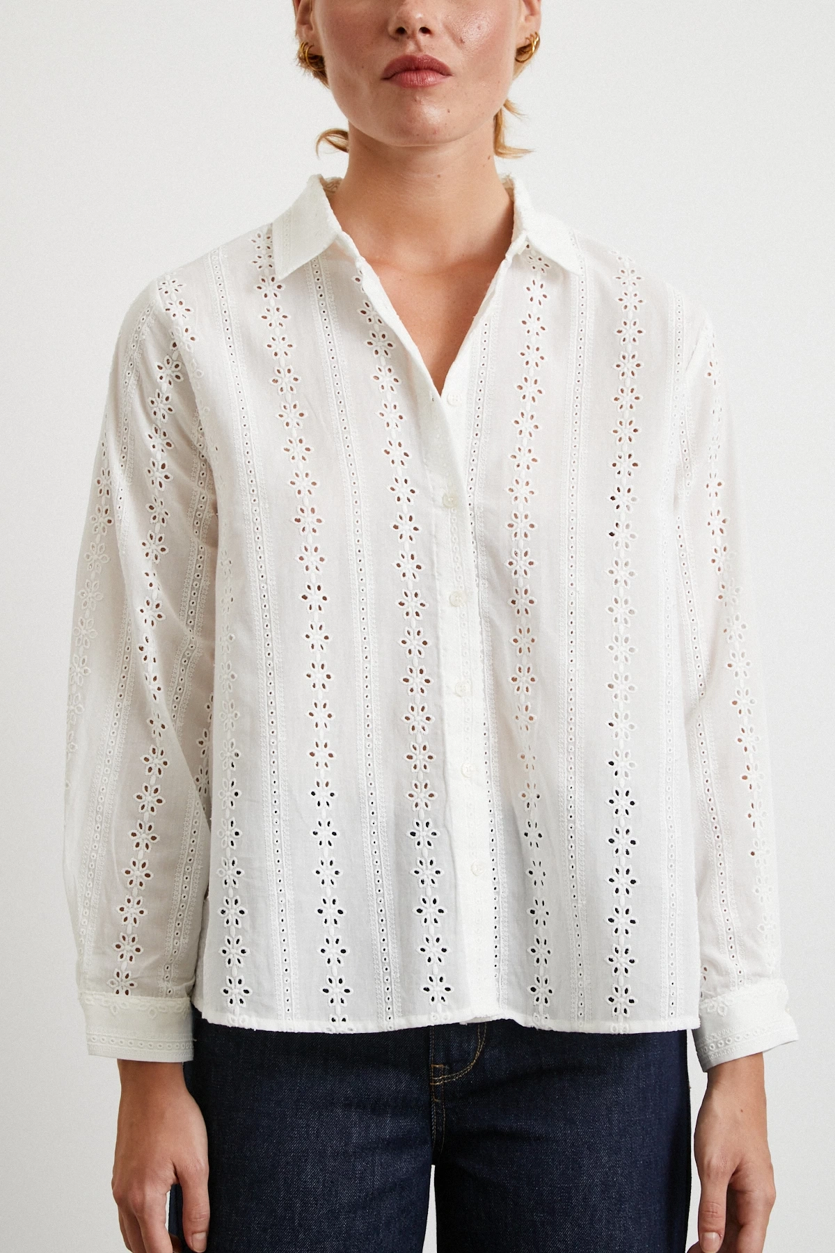 Fisto İşlemeli Gömlek Beyaz