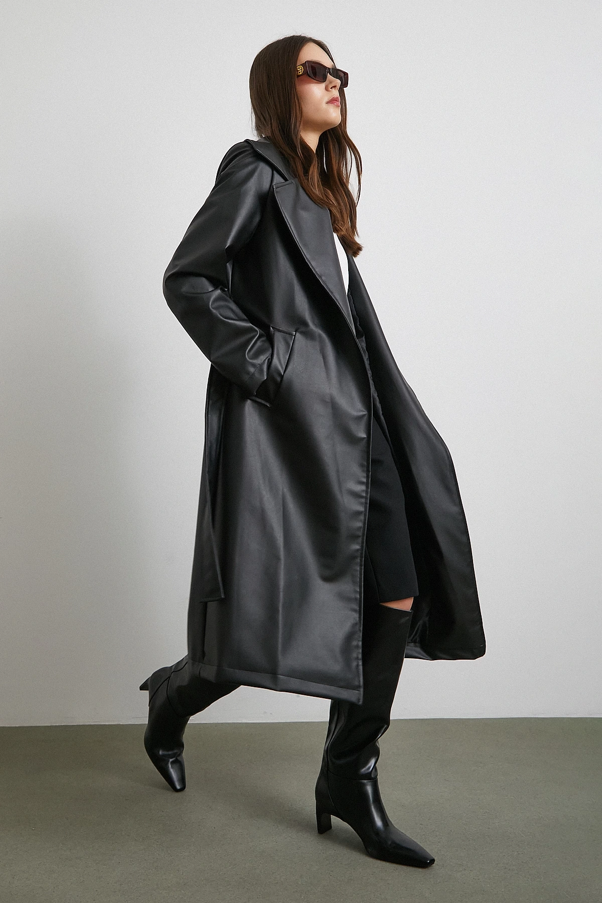 Kuşaklı Deri Pardesü Siyah