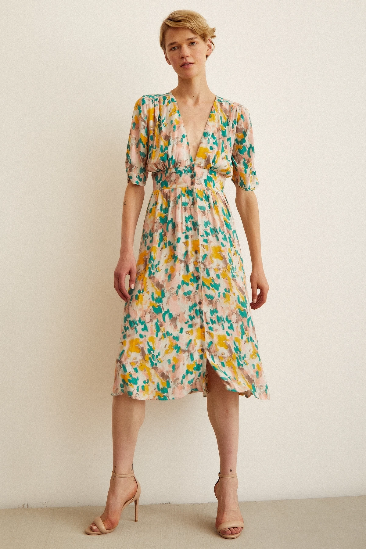 Çiçek Desen V Yaka Elbise Sarı