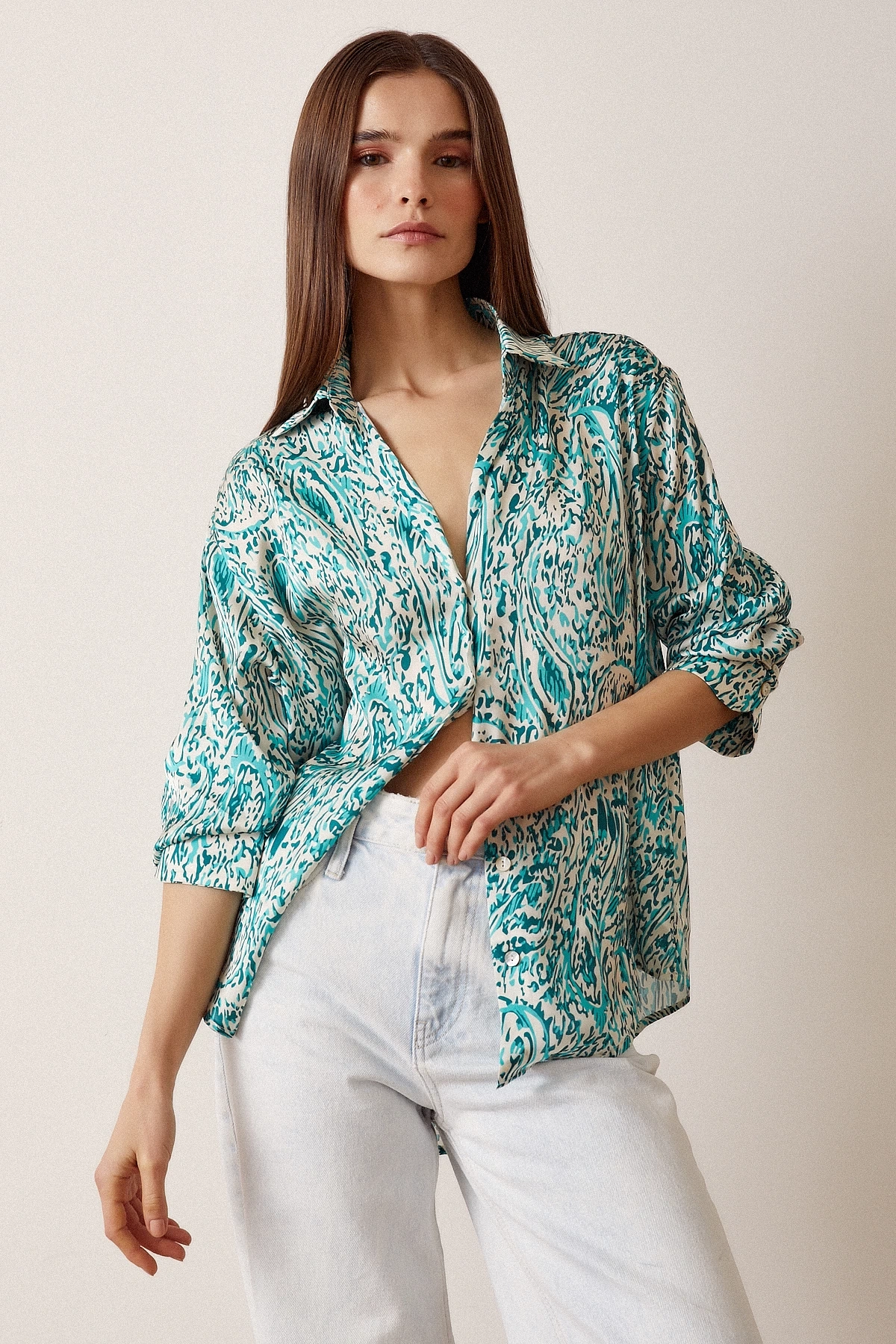 V Yaka Desenli Saten Gömlek Yeşil