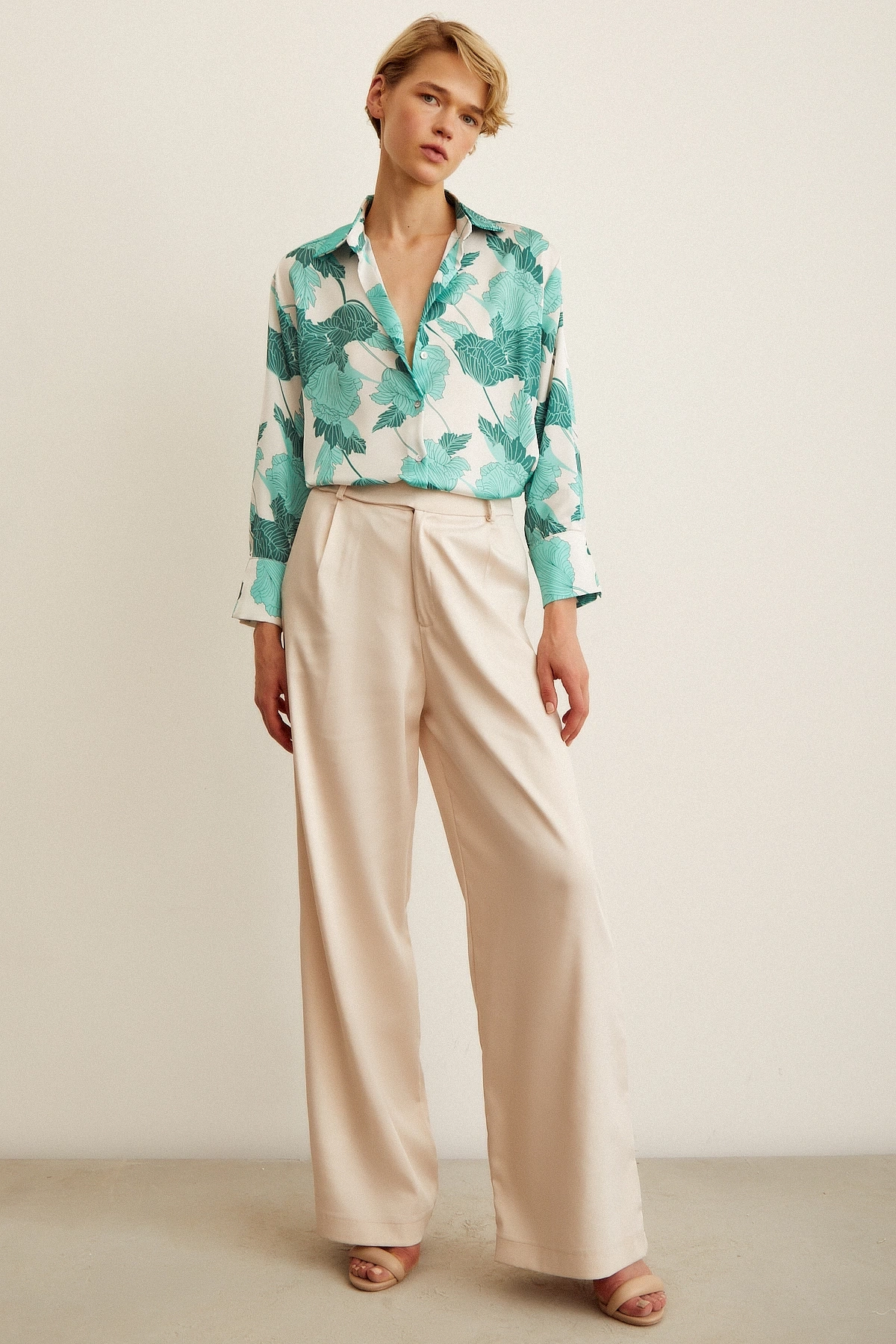 V Yaka Saten Gömlek Yeşil