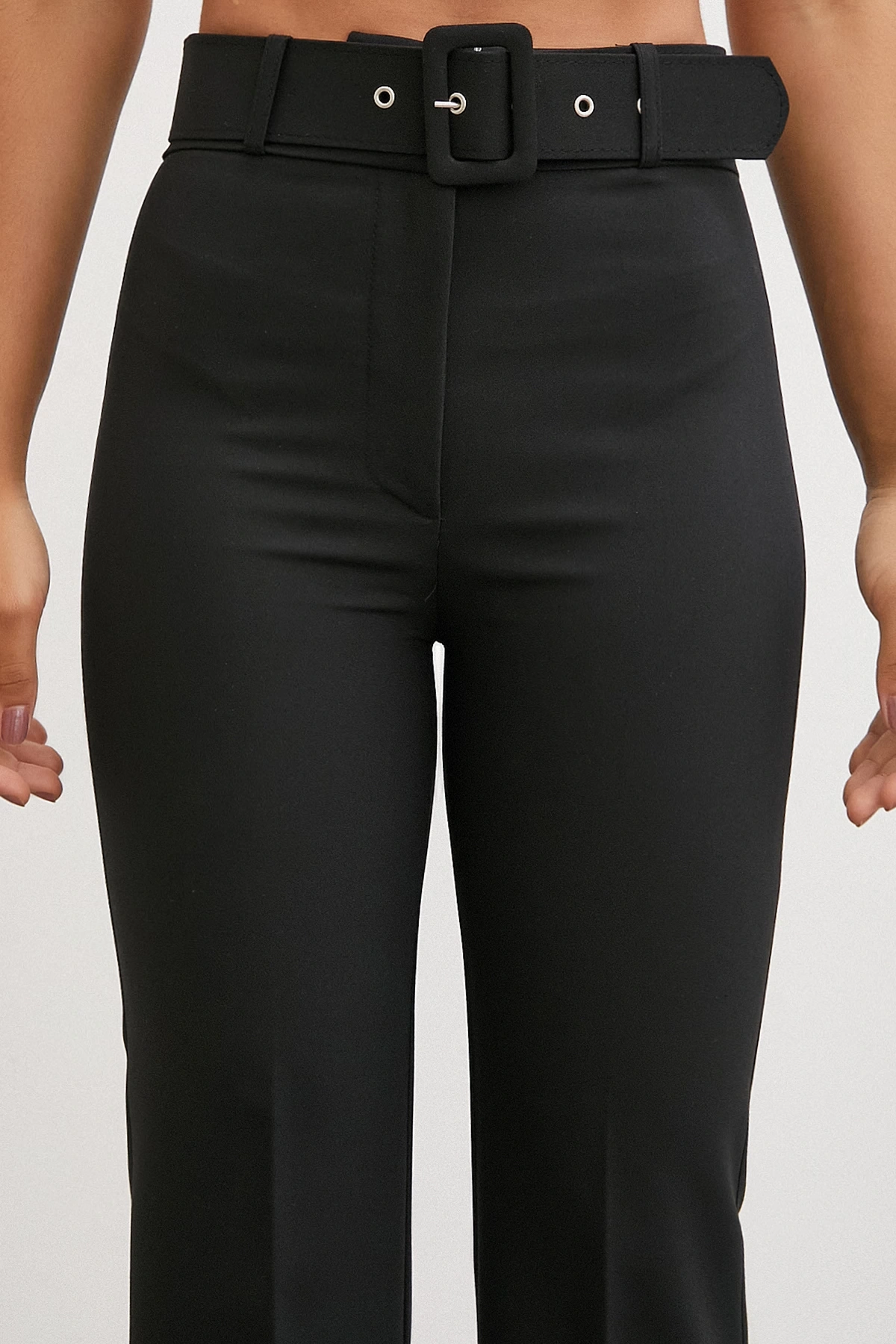 Kemerli İspanyol Paça Pantolon Siyah