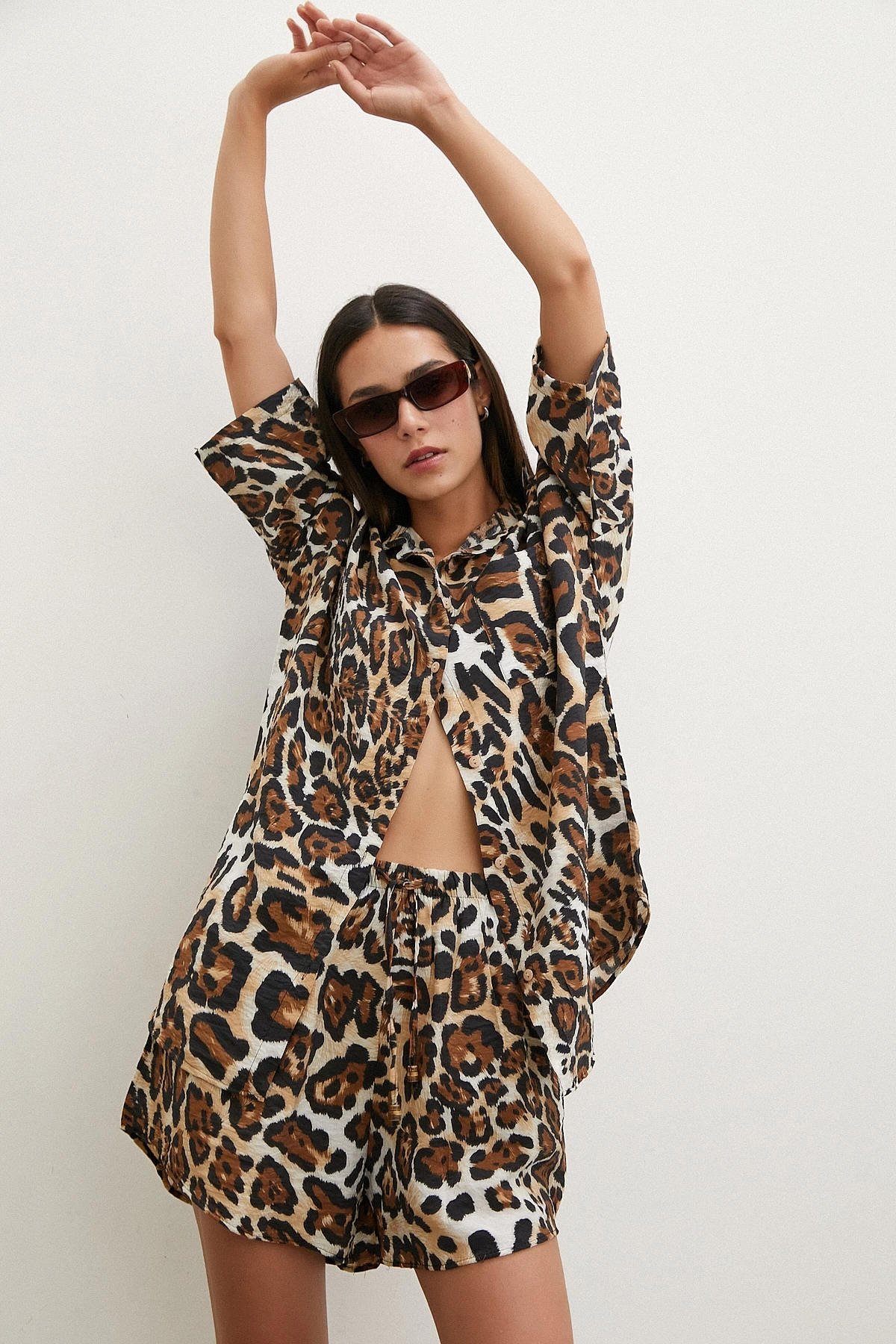 Tek Cep Çizgili Şortlu Takım Haki