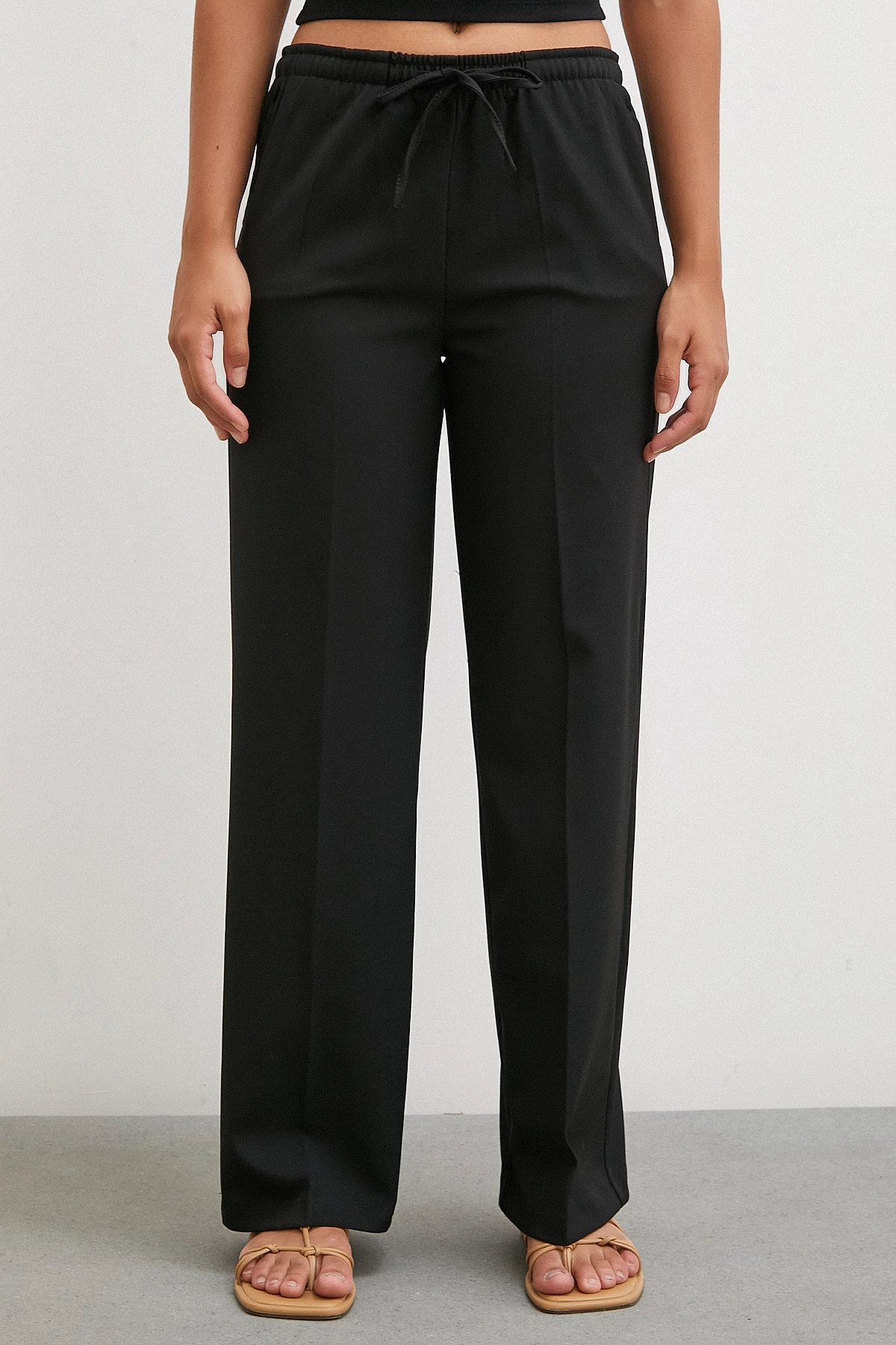 Bol Paça Lastikli Pantolon Siyah