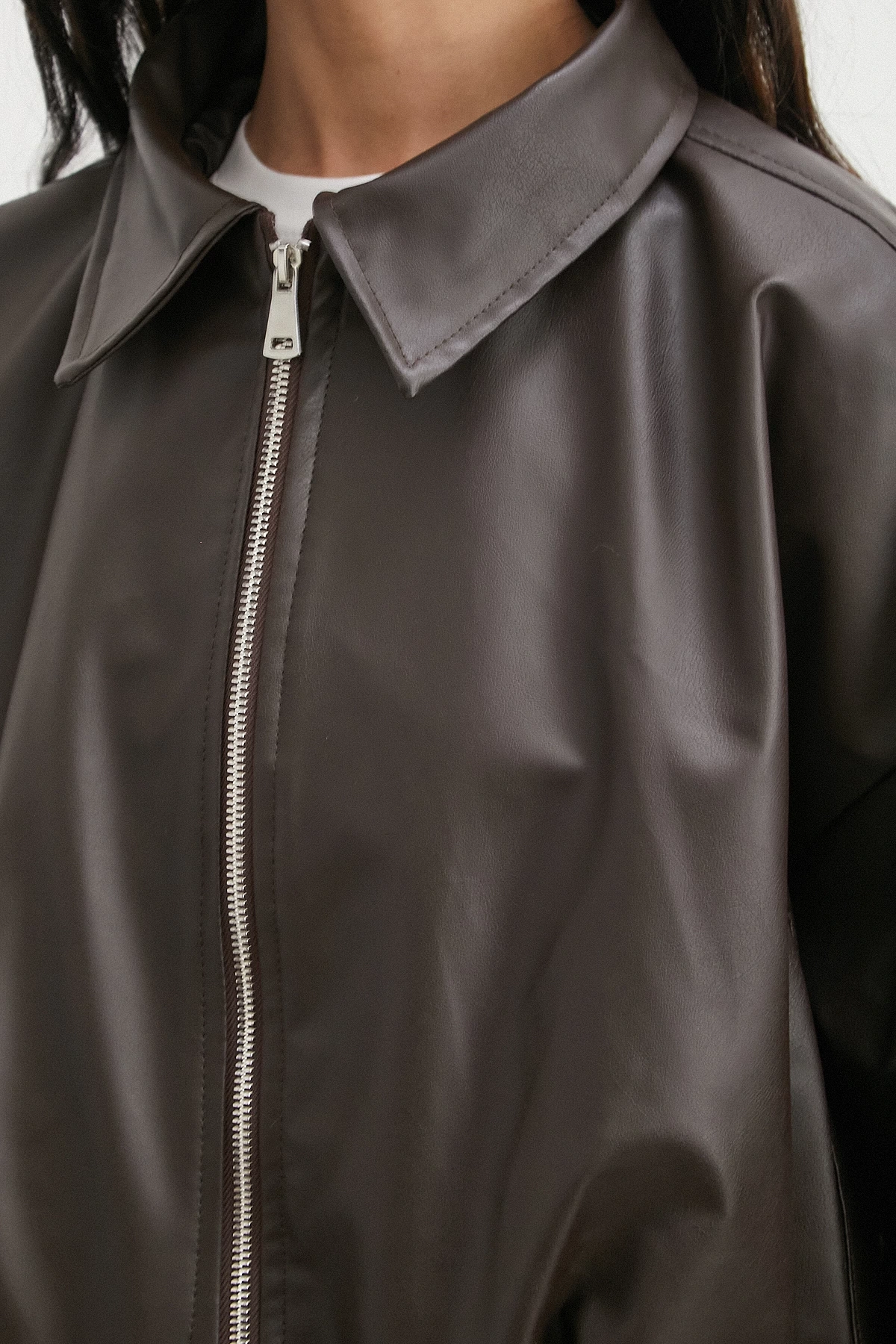 Yakalı Kemer Detaylı Deri Ceket Kahve