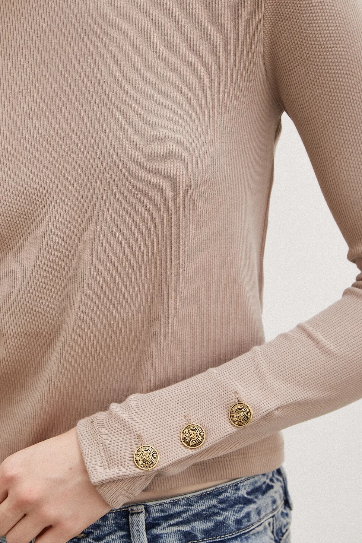 Kollu Düğmeli Bluz Vizon