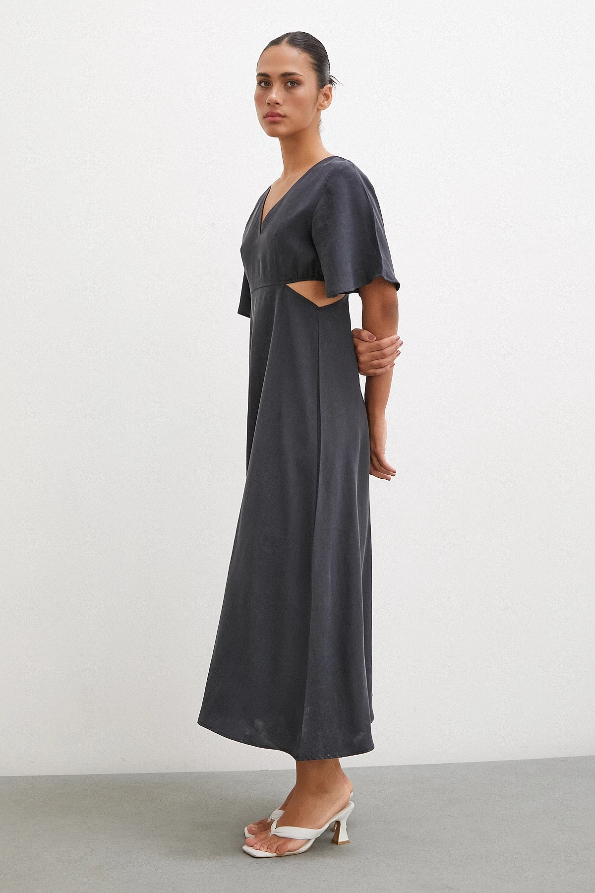 V Yaka Yan Dekolteli  Elbise Antirasit