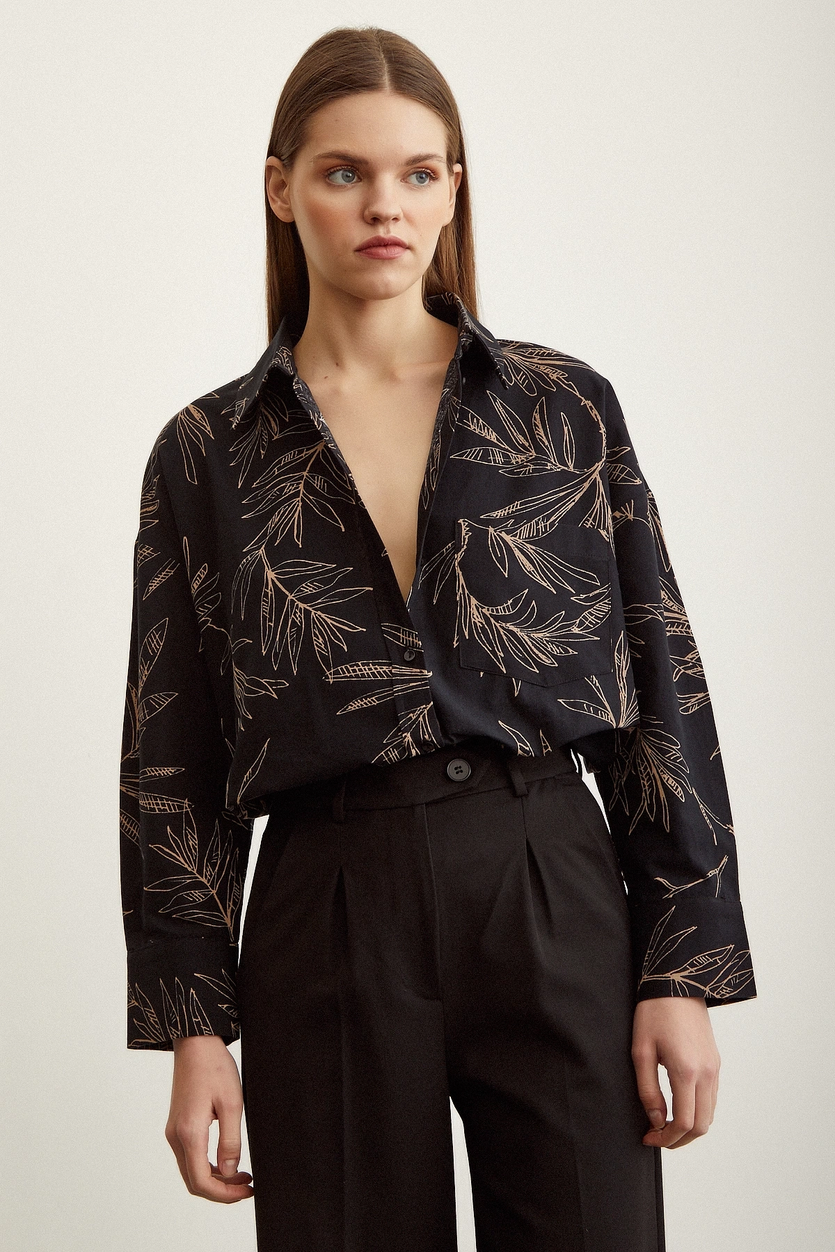 Çiçek Desenli Poplin Gömlek Siyah