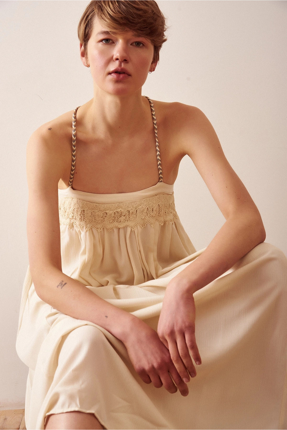 Dantel Detaylı Askılı Salaş Elbise Krem