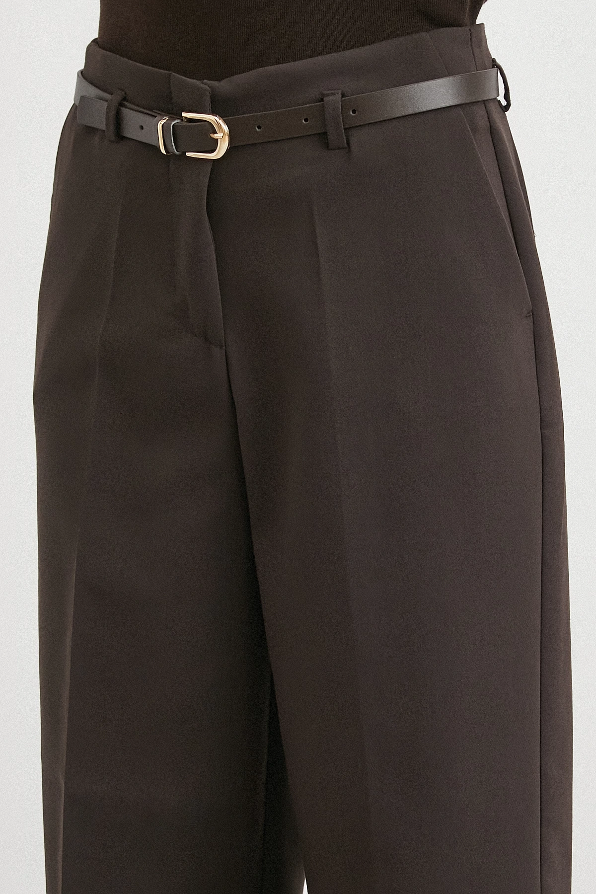 Yüksek Bel Paça Detaylı Kemerli Pantolon Kahve