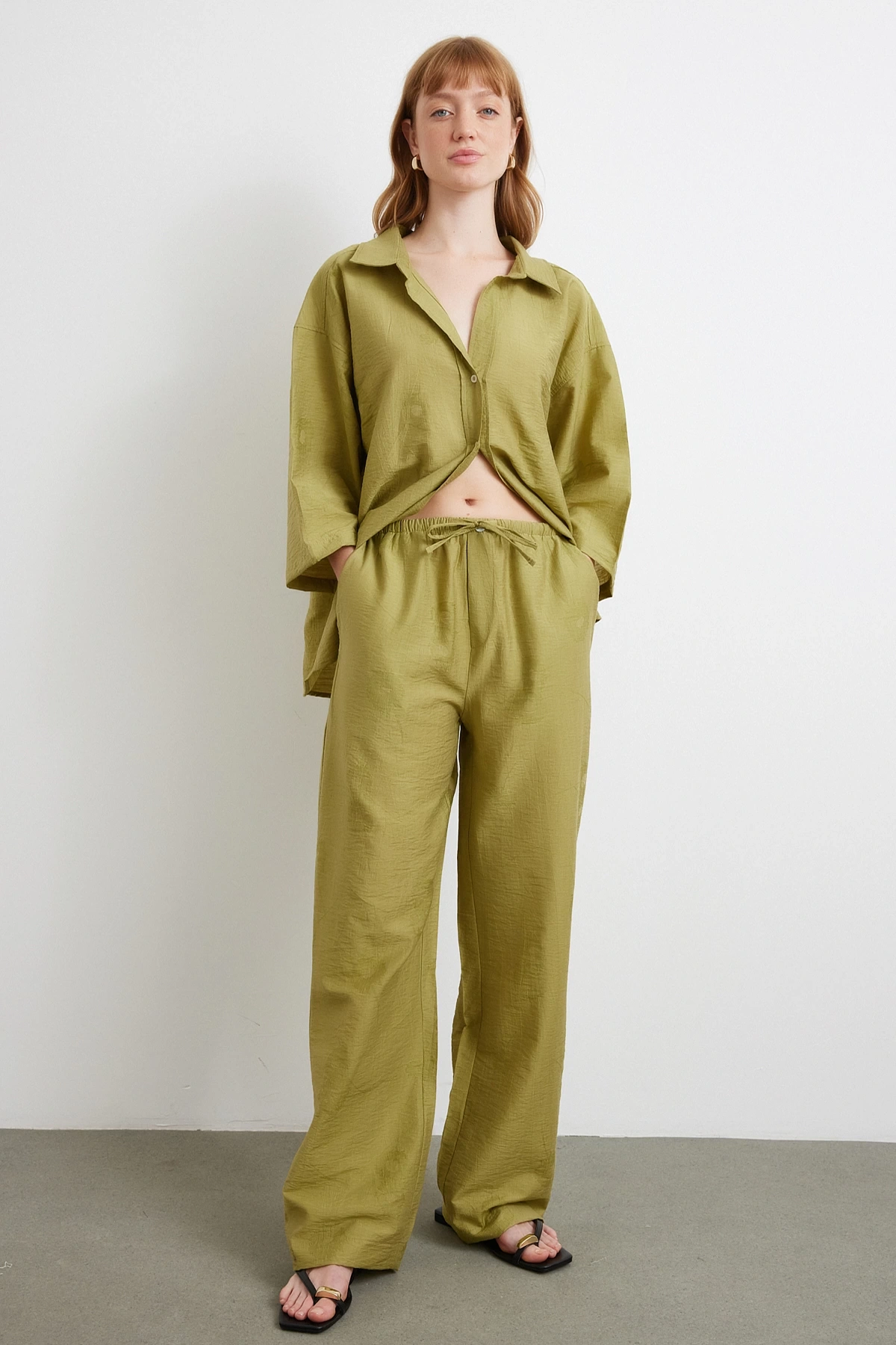 Arka Cepli Salaş Pantolon Yeşil