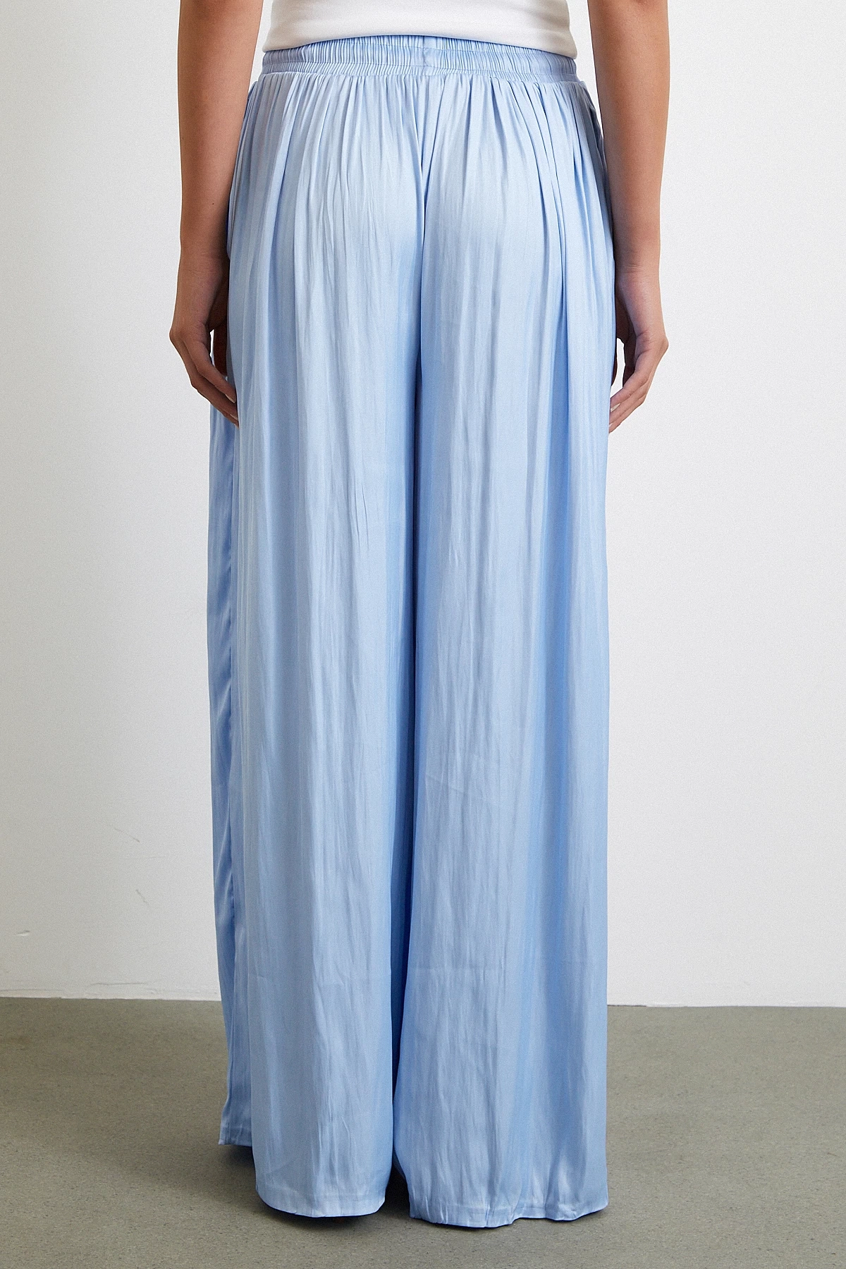 Beli Lastikli Geniş Paça Büzgülü Pantolon Mavi