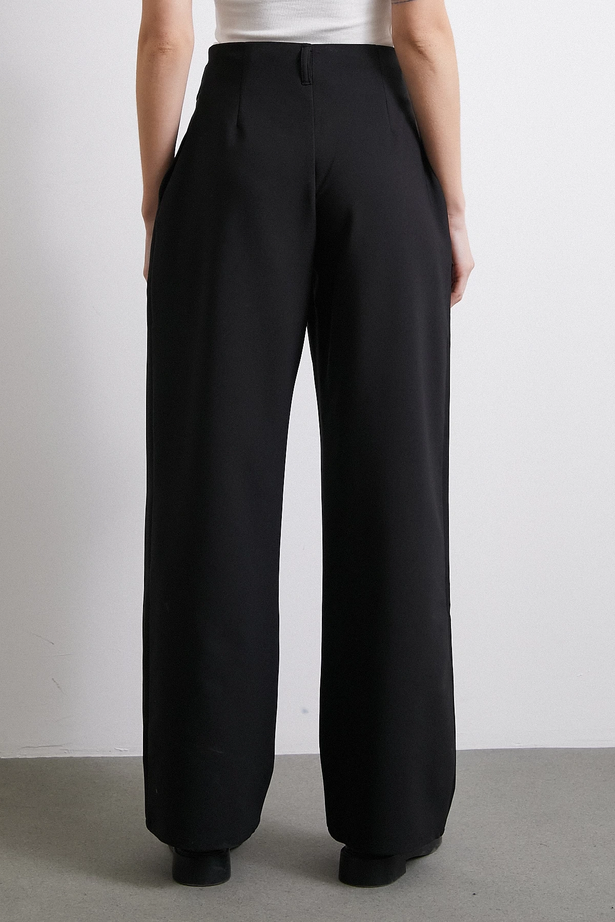 Bel Detaylı Wide Leg Pantolon Siyah