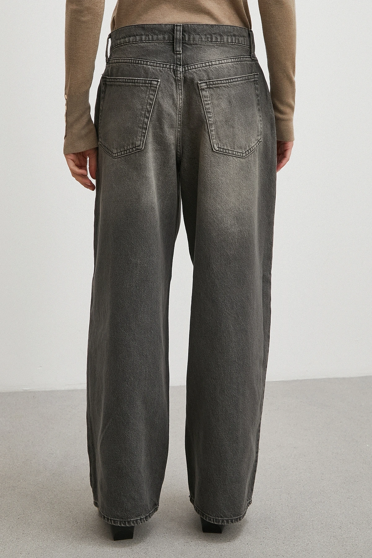 Yüksek Bel Pileli Geniş Paça Jean Füme