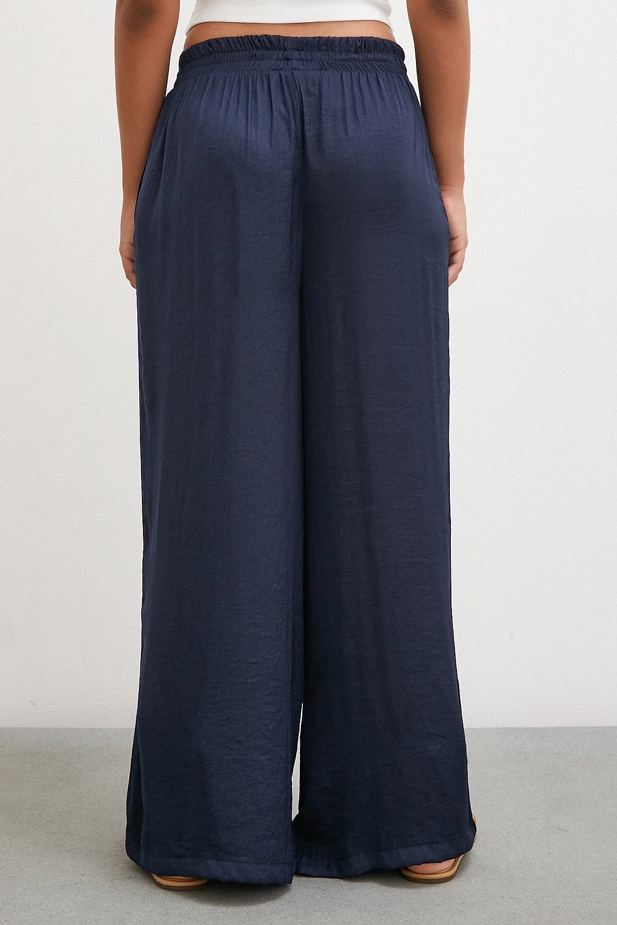 Dökümlü Romantik Pantolon Lacivert