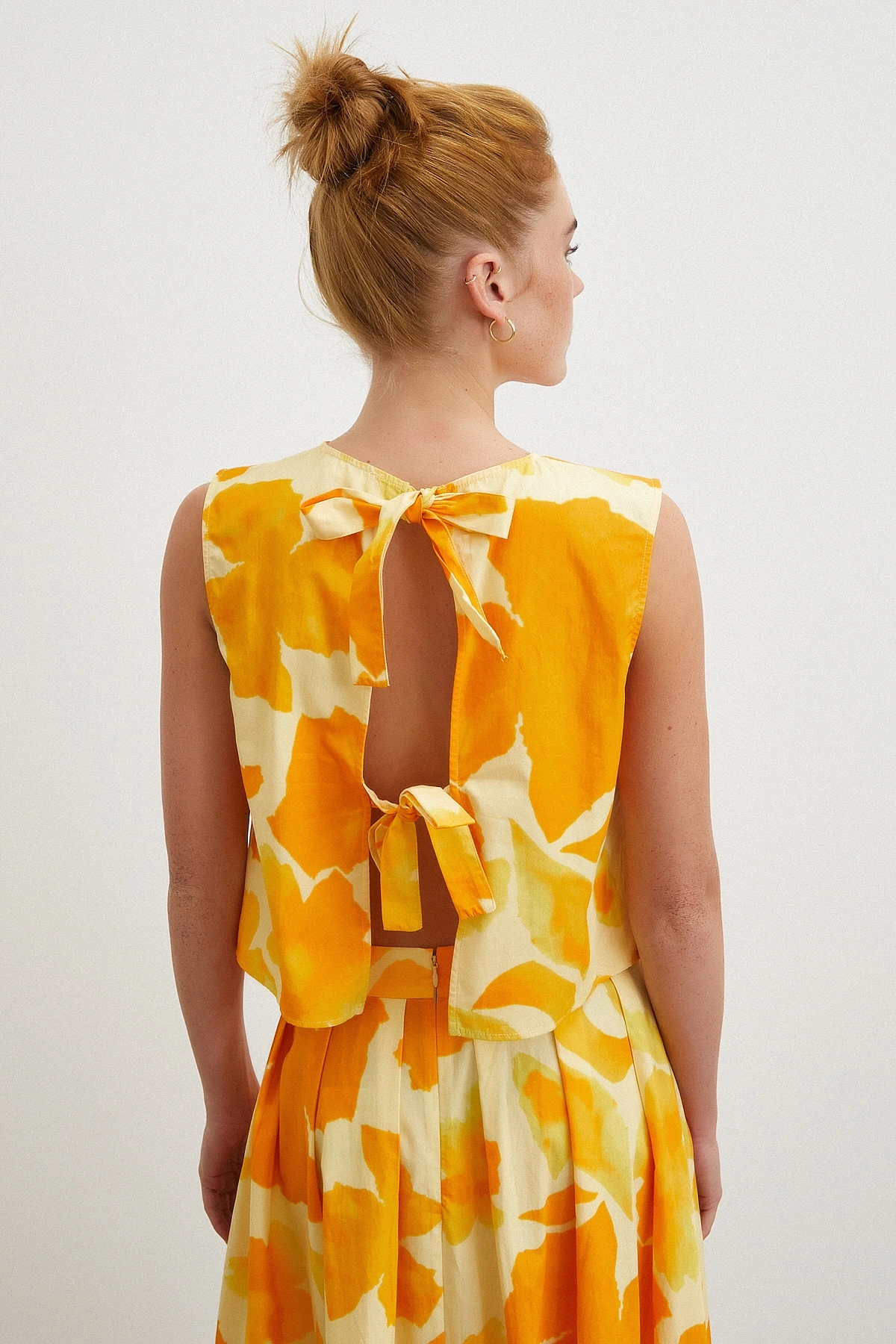 Batik Desen Sıfır Kol Bluz Sarı