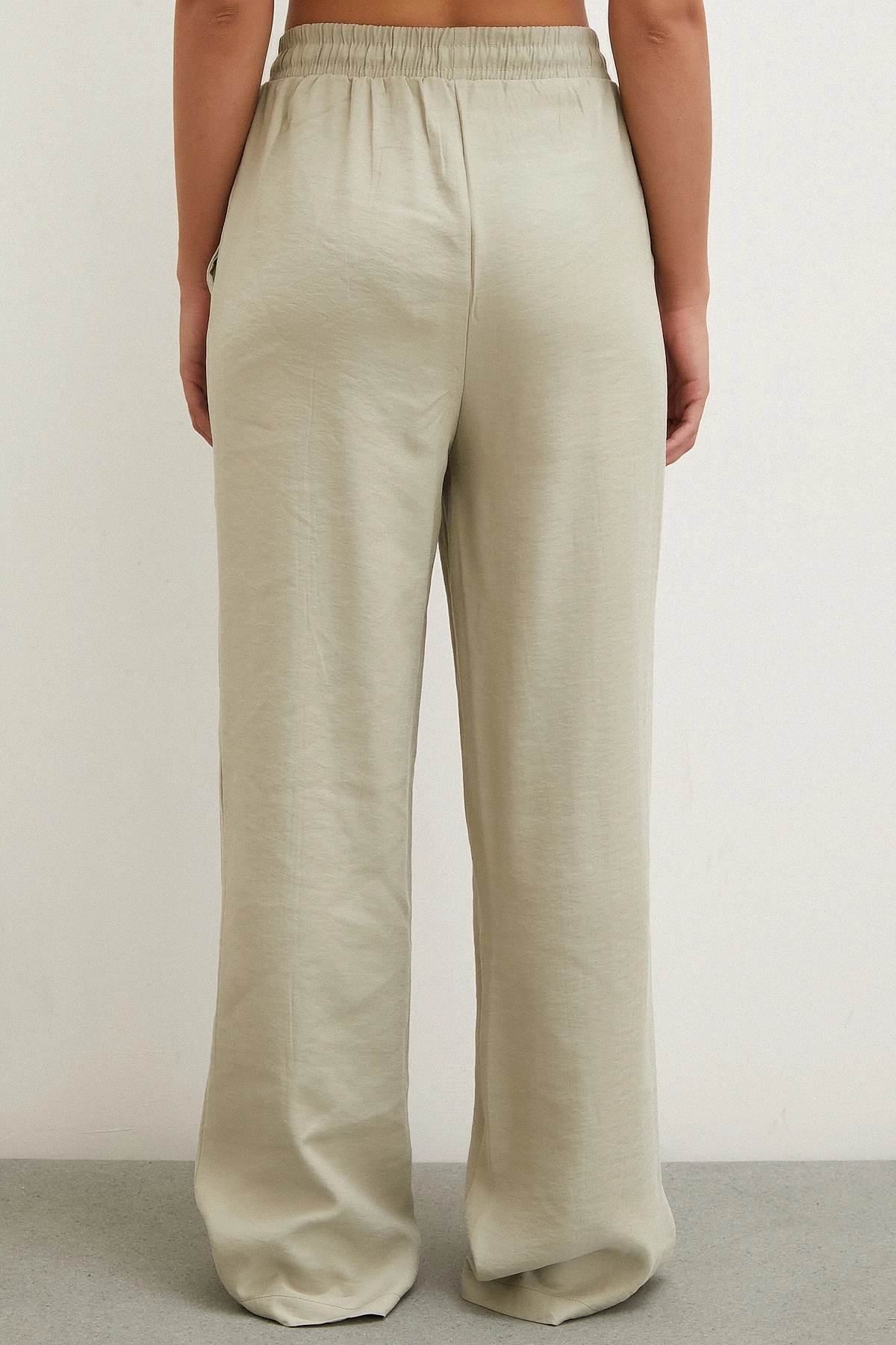 Belden Bağlamalı Pantolon Taş