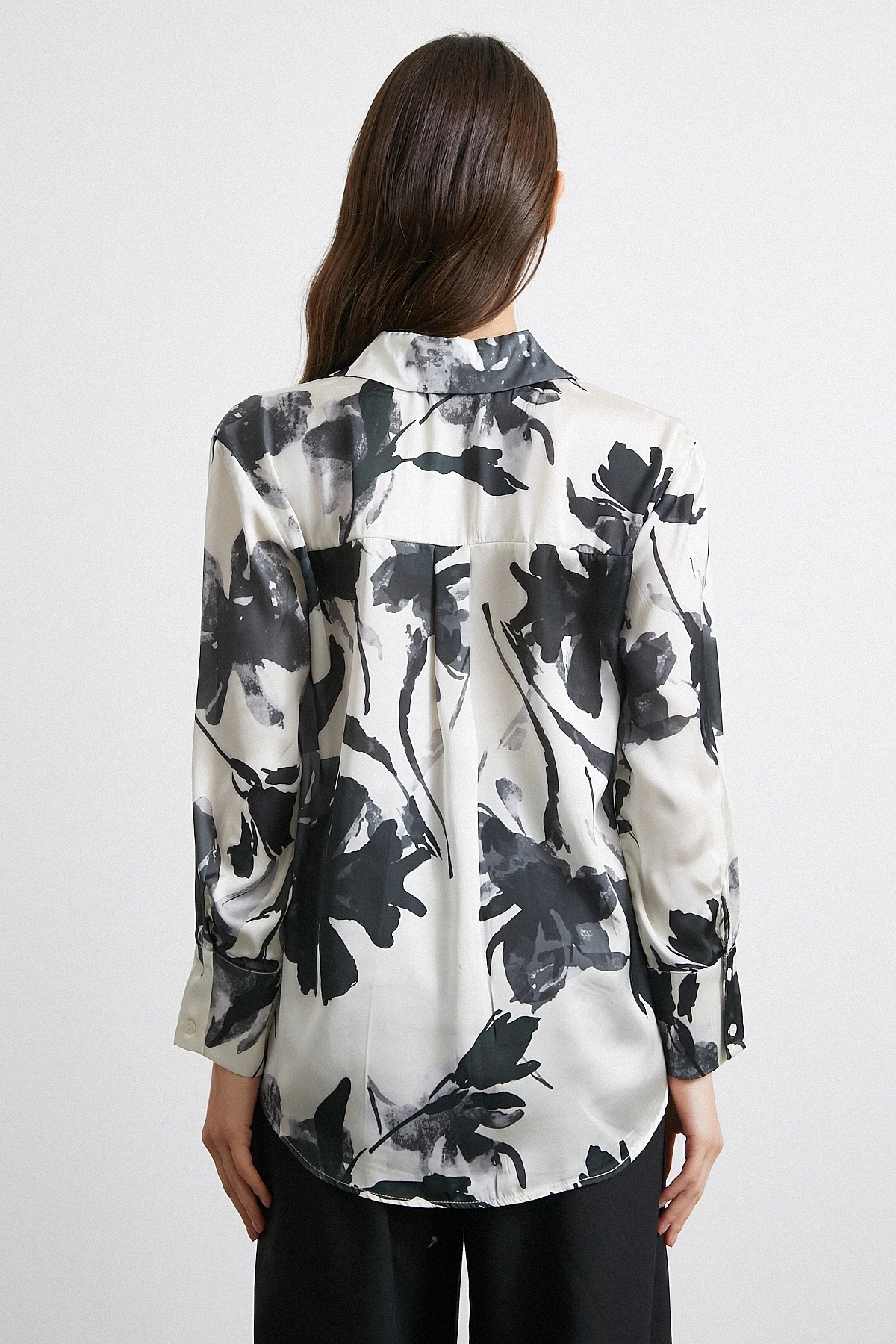 Saten Yüzeyli Desenli Gömlek Siyah