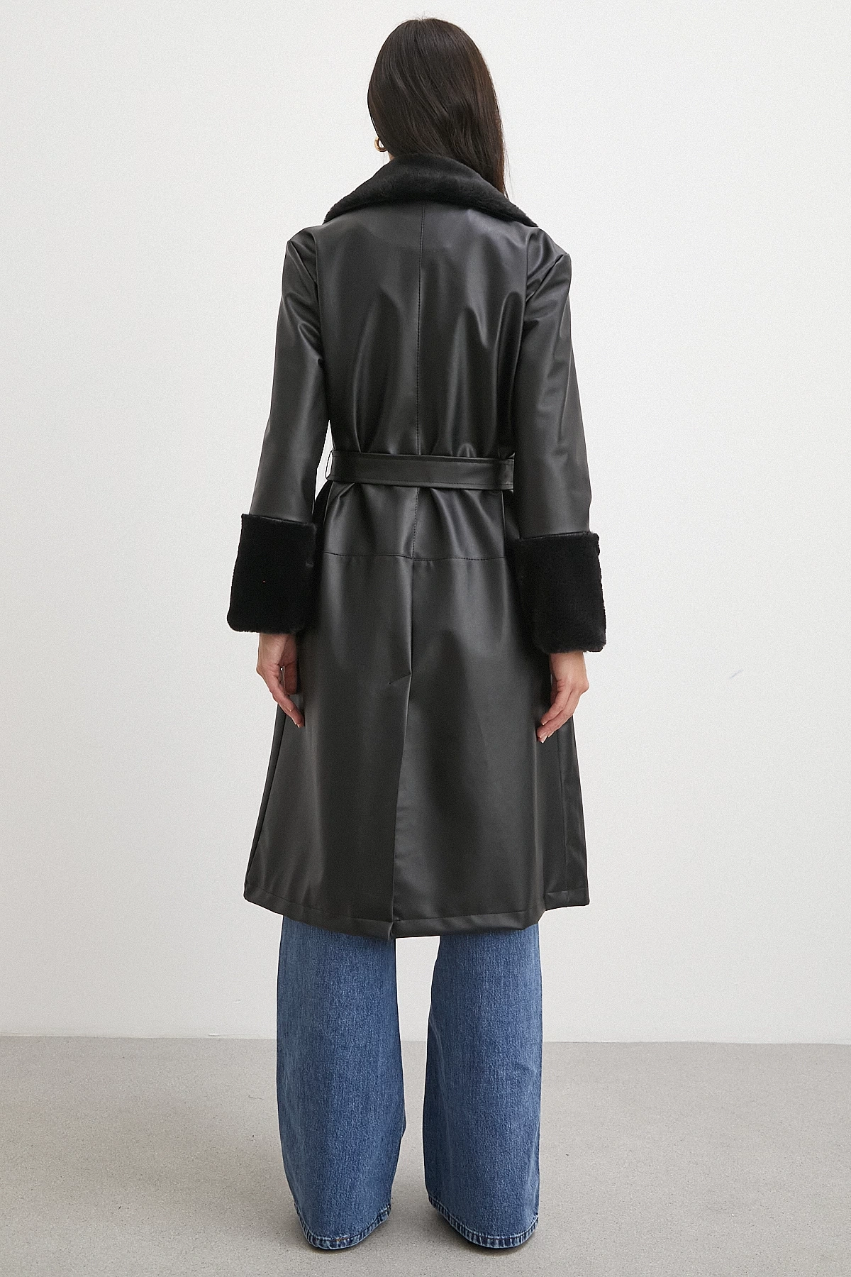 Kürklü Kuşaklı Deri Pardesü Siyah