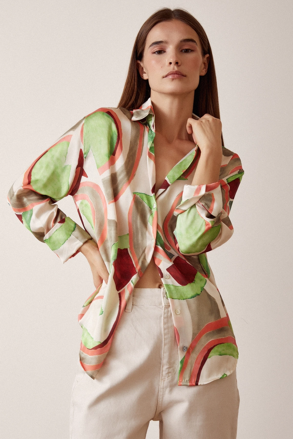 V Yaka Desenli Saten Gömlek Mint