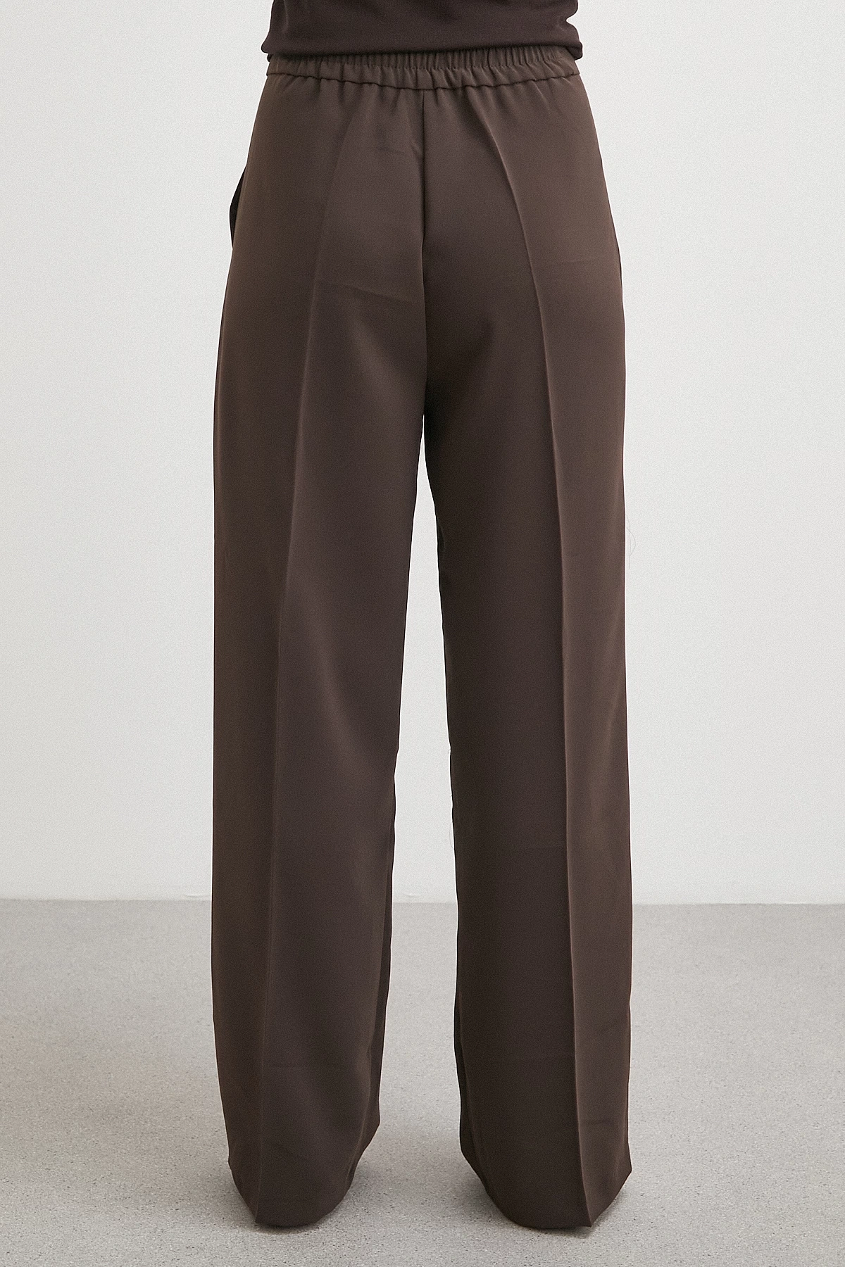 Beli Lastikli Pileli Geniş Paça Pantolon Kahve