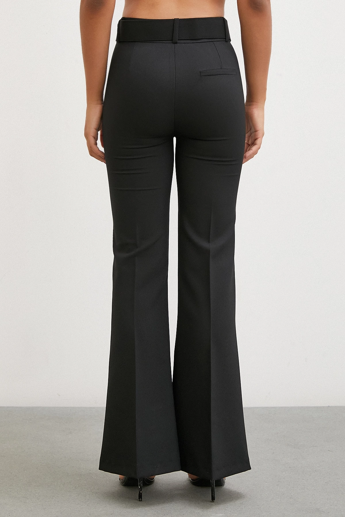 Kemerli İspanyol Paça Pantolon Siyah