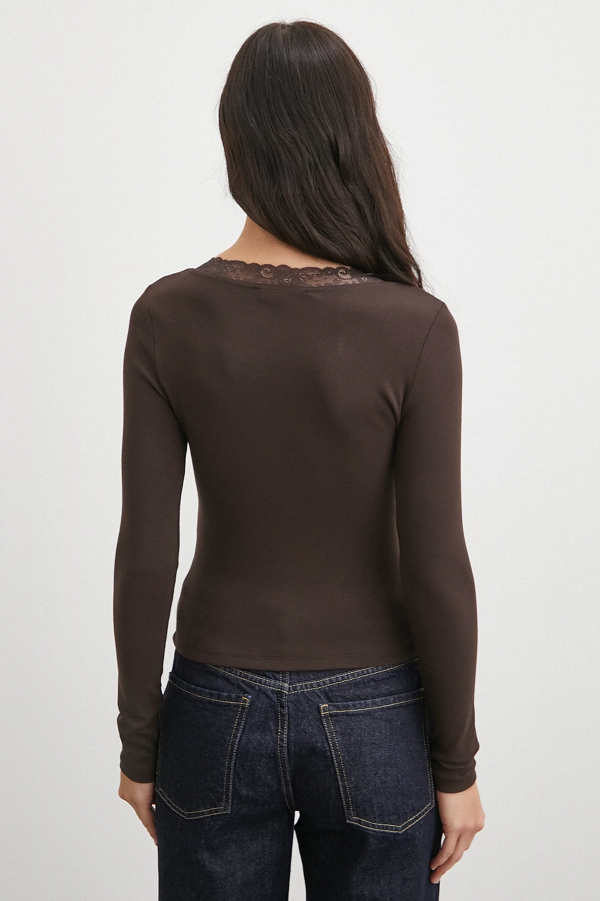 Yakası Dantelli Bluz Kahve
