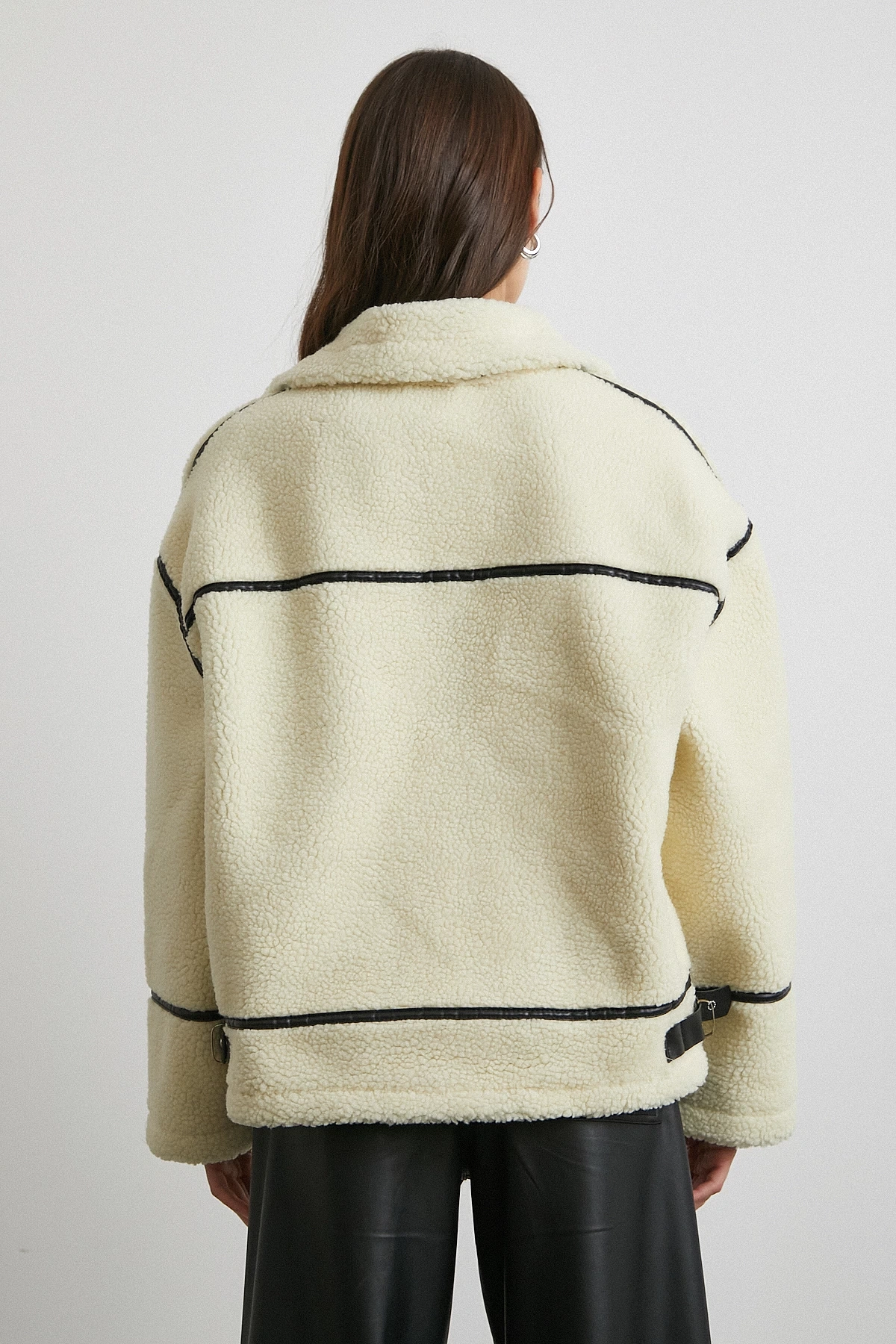 Ters Detay Lamine Biker Ceket Krem