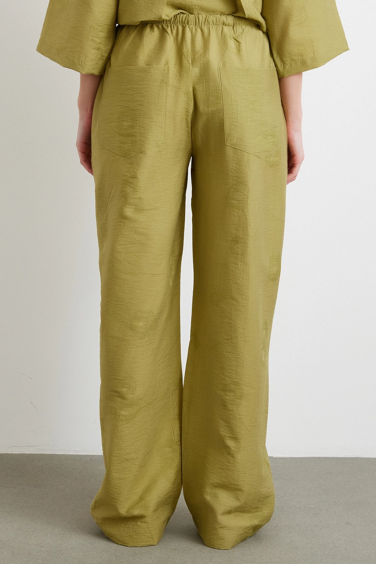 Arka Cepli Salaş Pantolon Yeşil