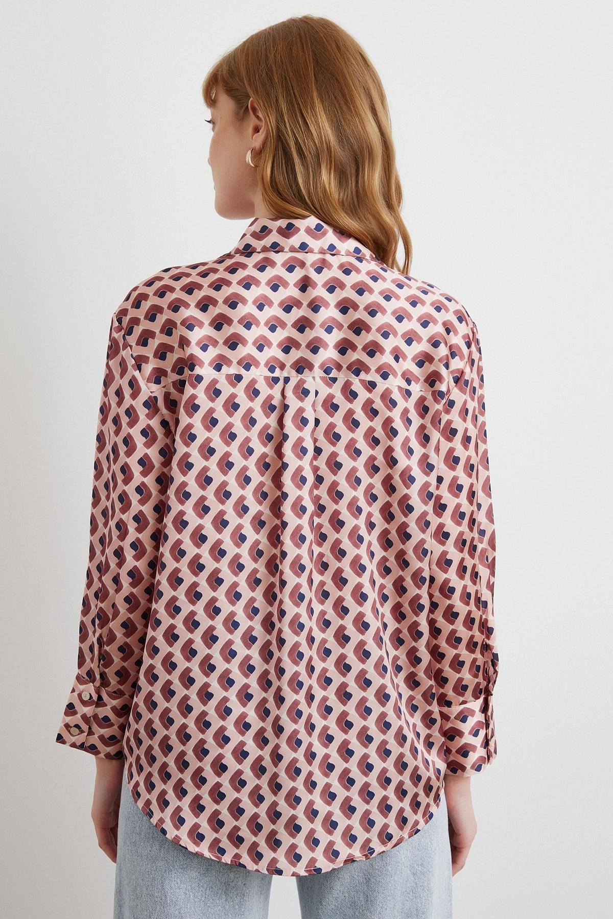 Geometrik Desenli Saten Gömlek Pembe