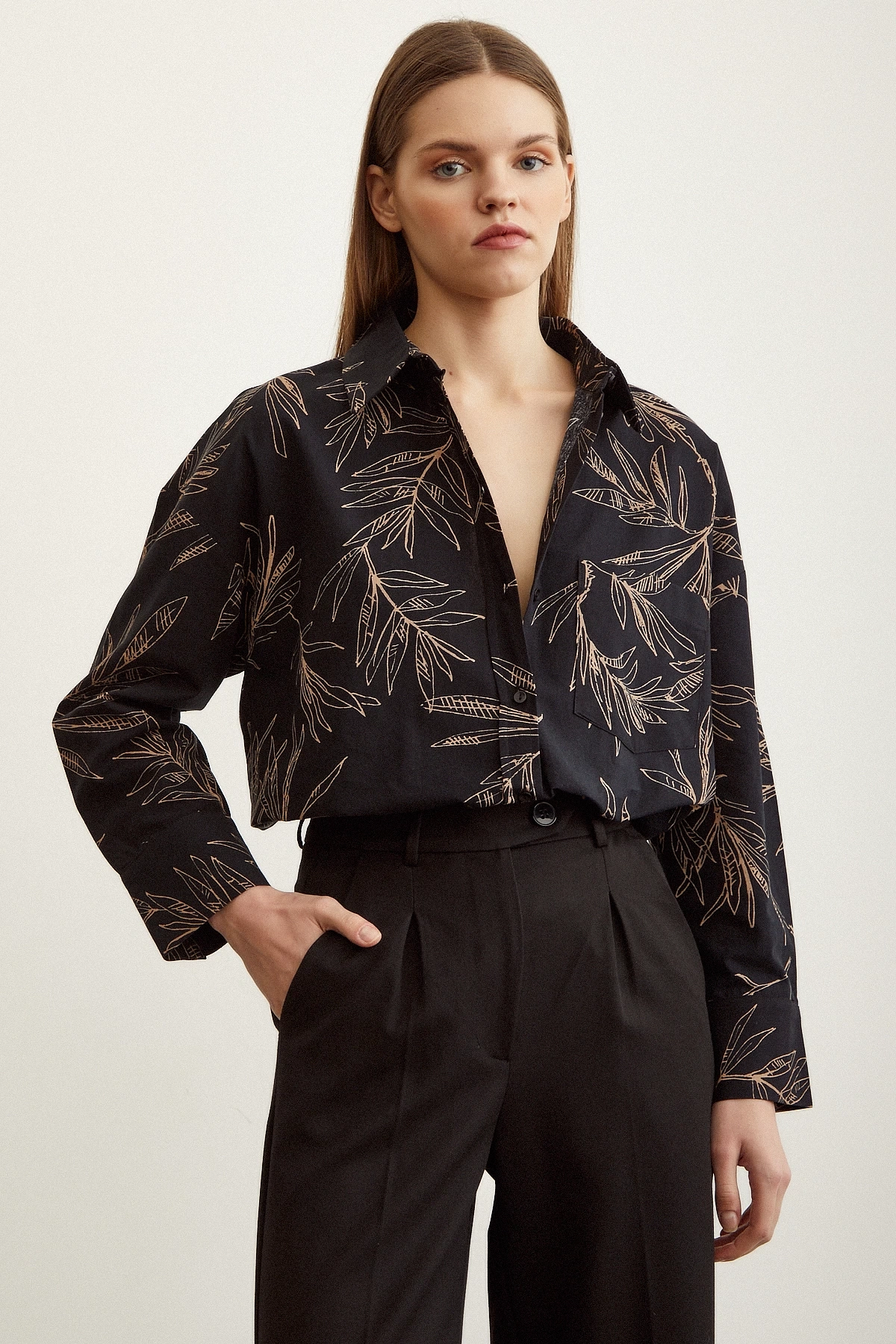 Çiçek Desenli Poplin Gömlek Siyah