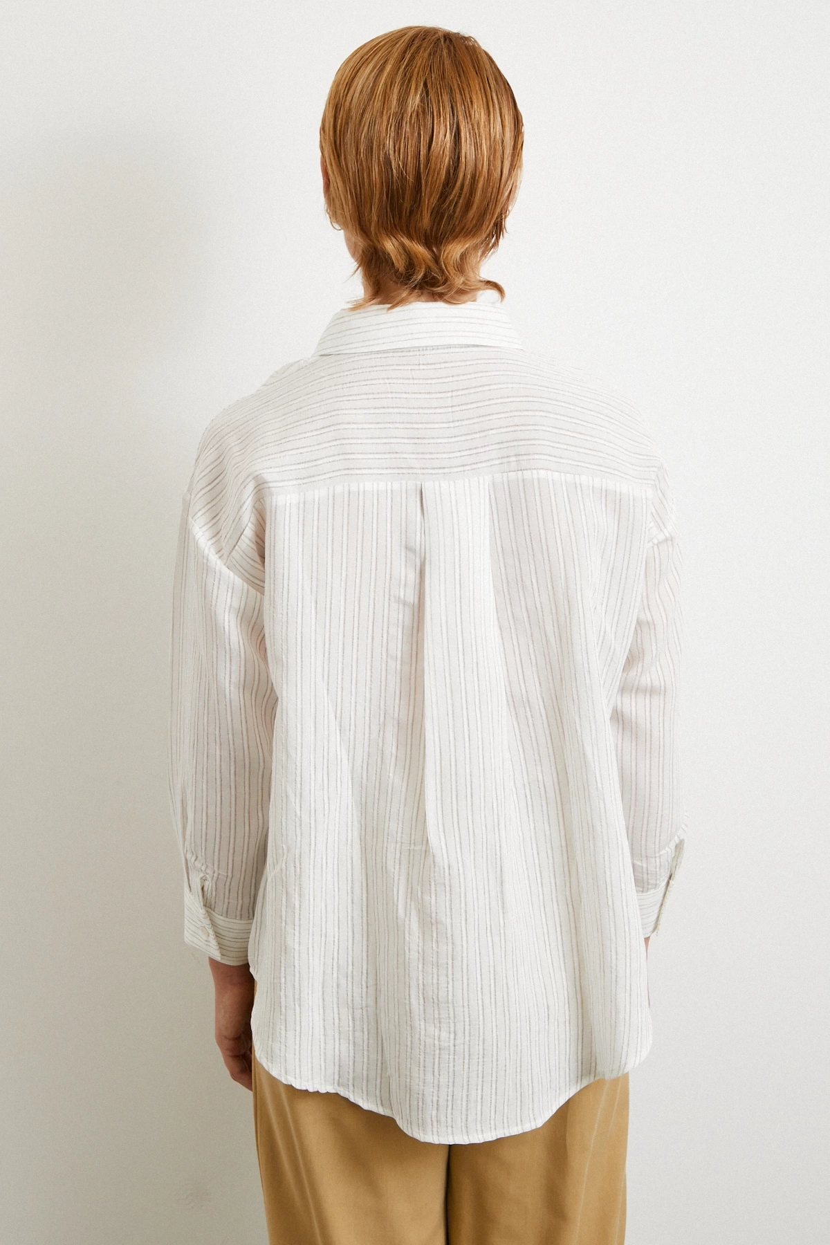 Simetrik Çizgili Gömlek Taş