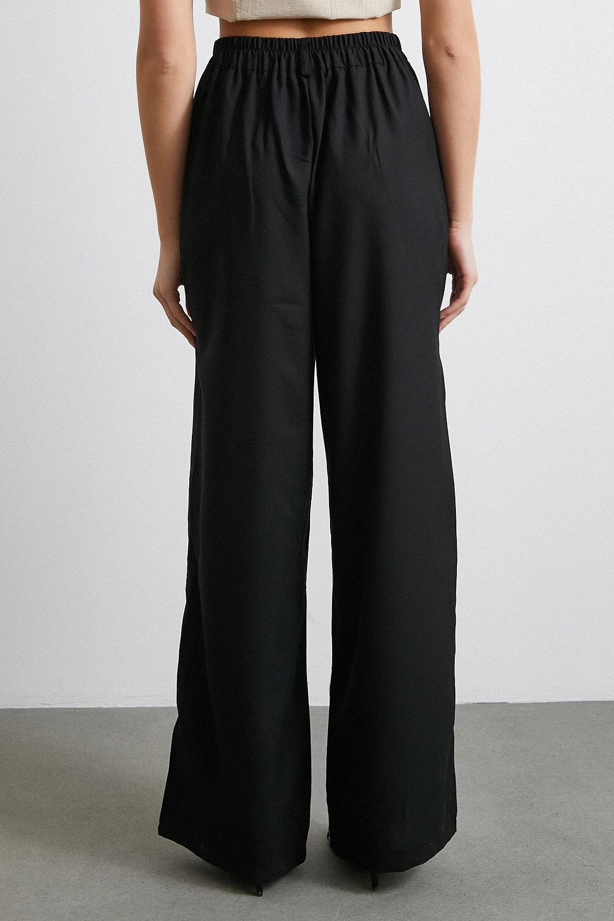 Yüksek Bel Beli Lastikli Geniş Paça Pantolon Siyah