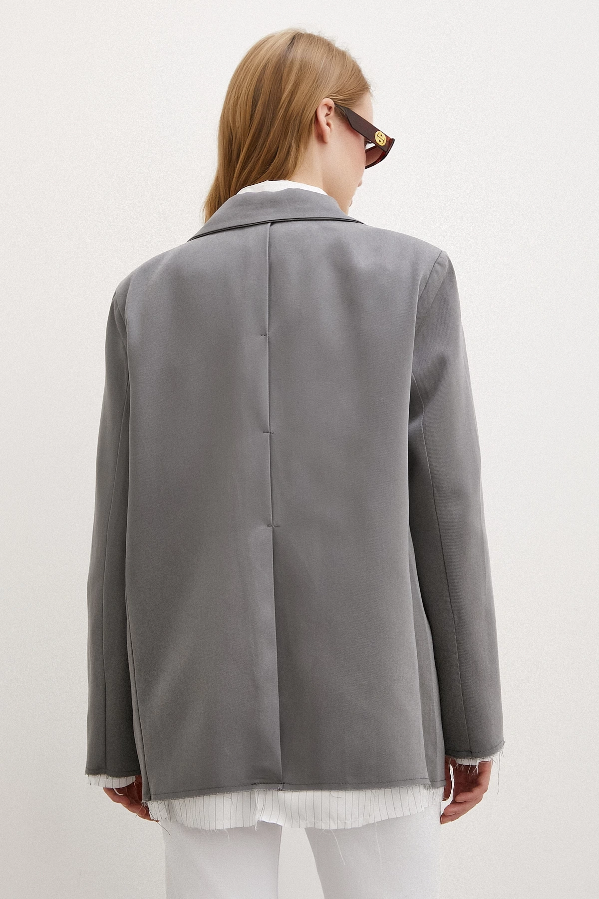 Cep Kapaklı Kesik Detaylı Blazer Ceket Gri