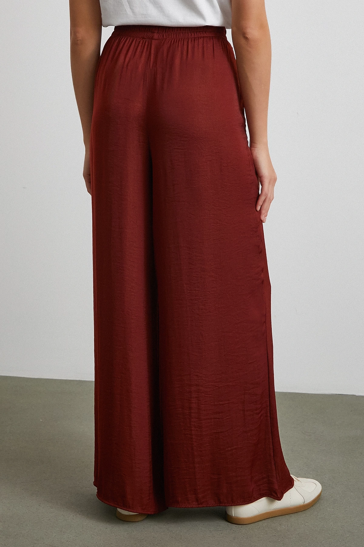 Beli Lastikli Dökümlü Geniş Paça Pantolon Kahve