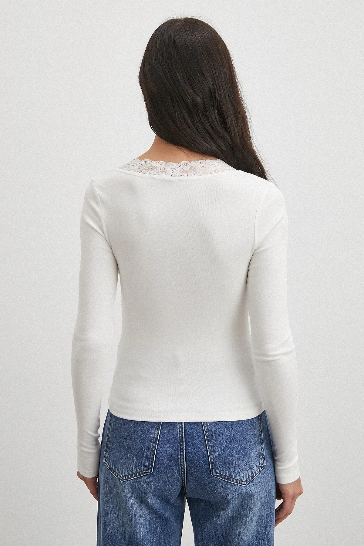 Yakası Dantelli Bluz Beyaz