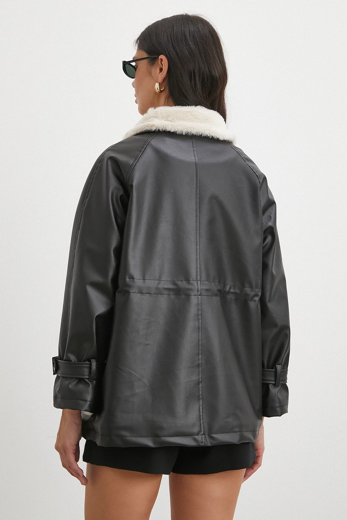 Kürklü Yaka Detaylı Deri Ceket Siyah