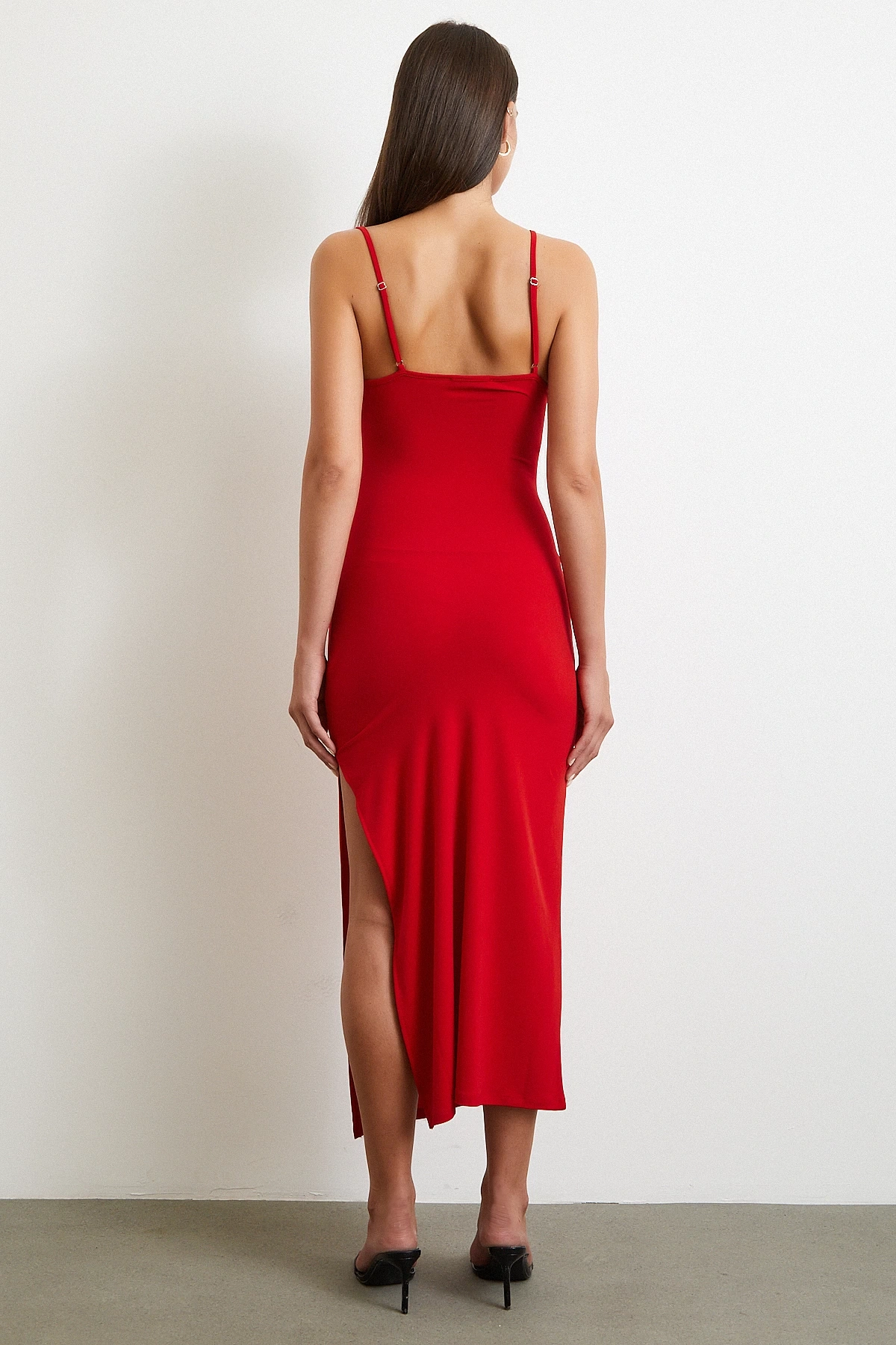 Yanı Büzgülü Askılı Elbise Yırtmaçlı Kırmızı