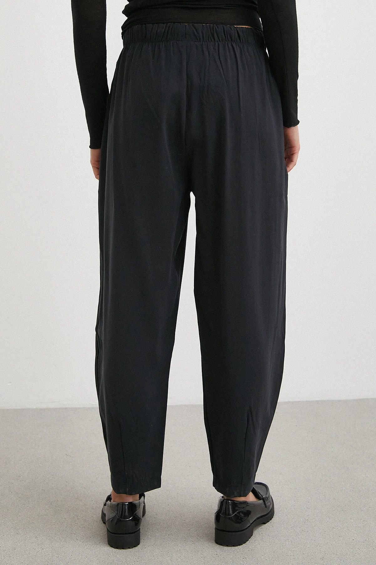 Bağcıklı Beli Lastikli Pileli Pantolon Siyah