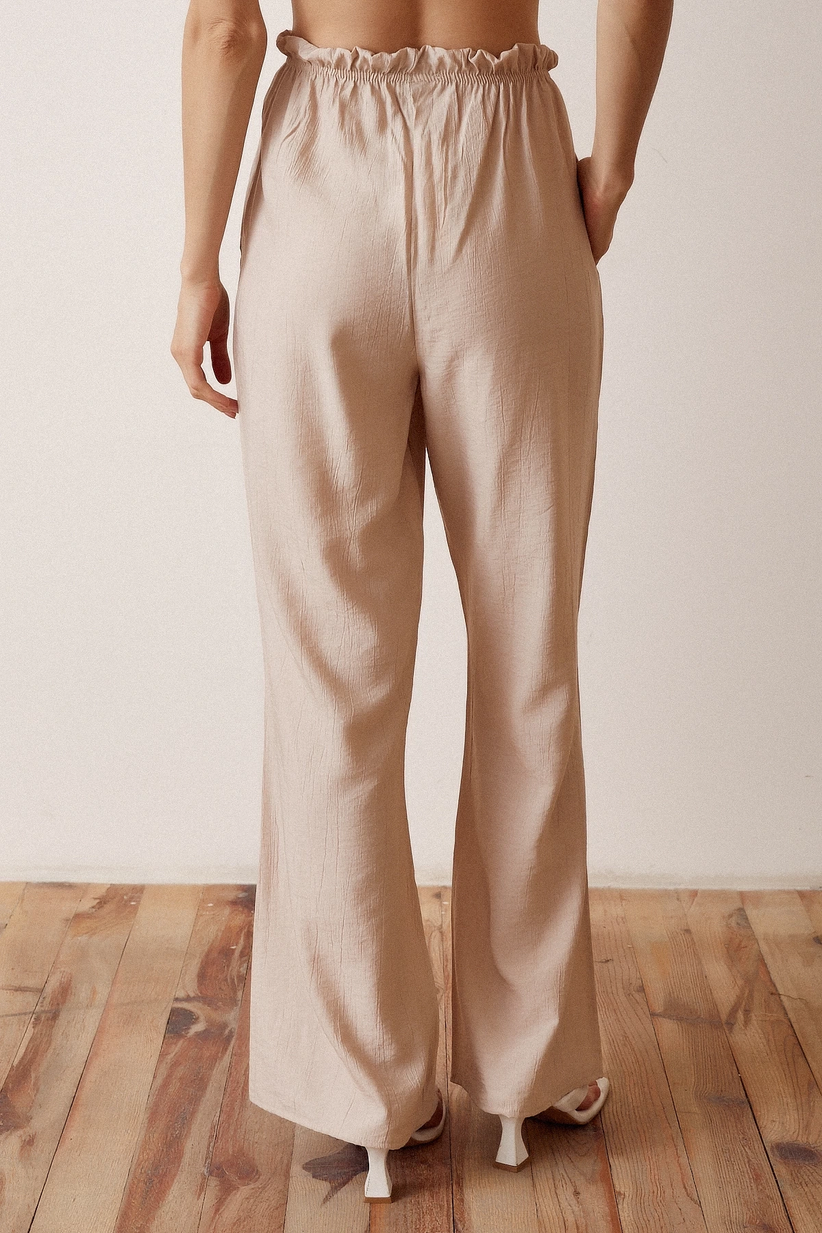 Beli Lastikli Biyeli Yüksek Bel Pantolon Bej