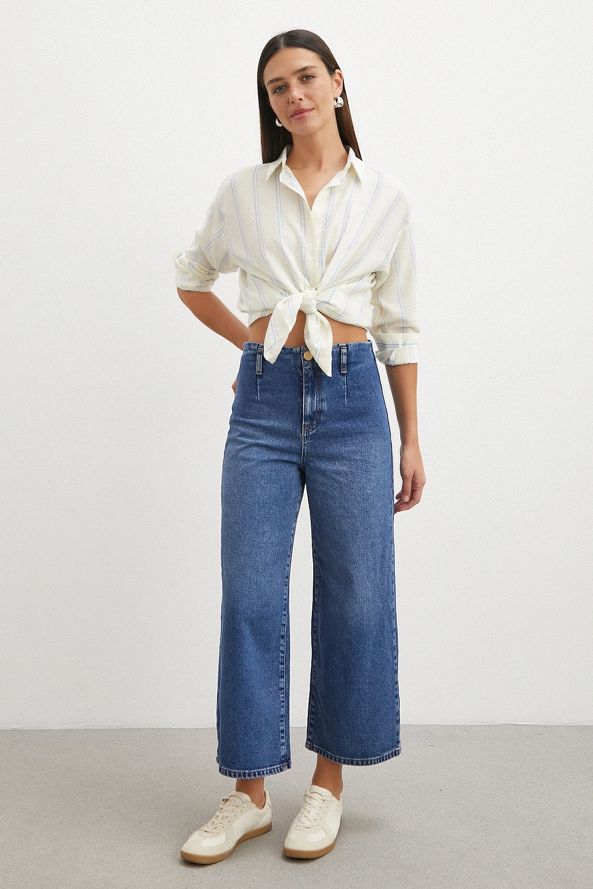 Önü Cepsiz Straight Jean Mavi