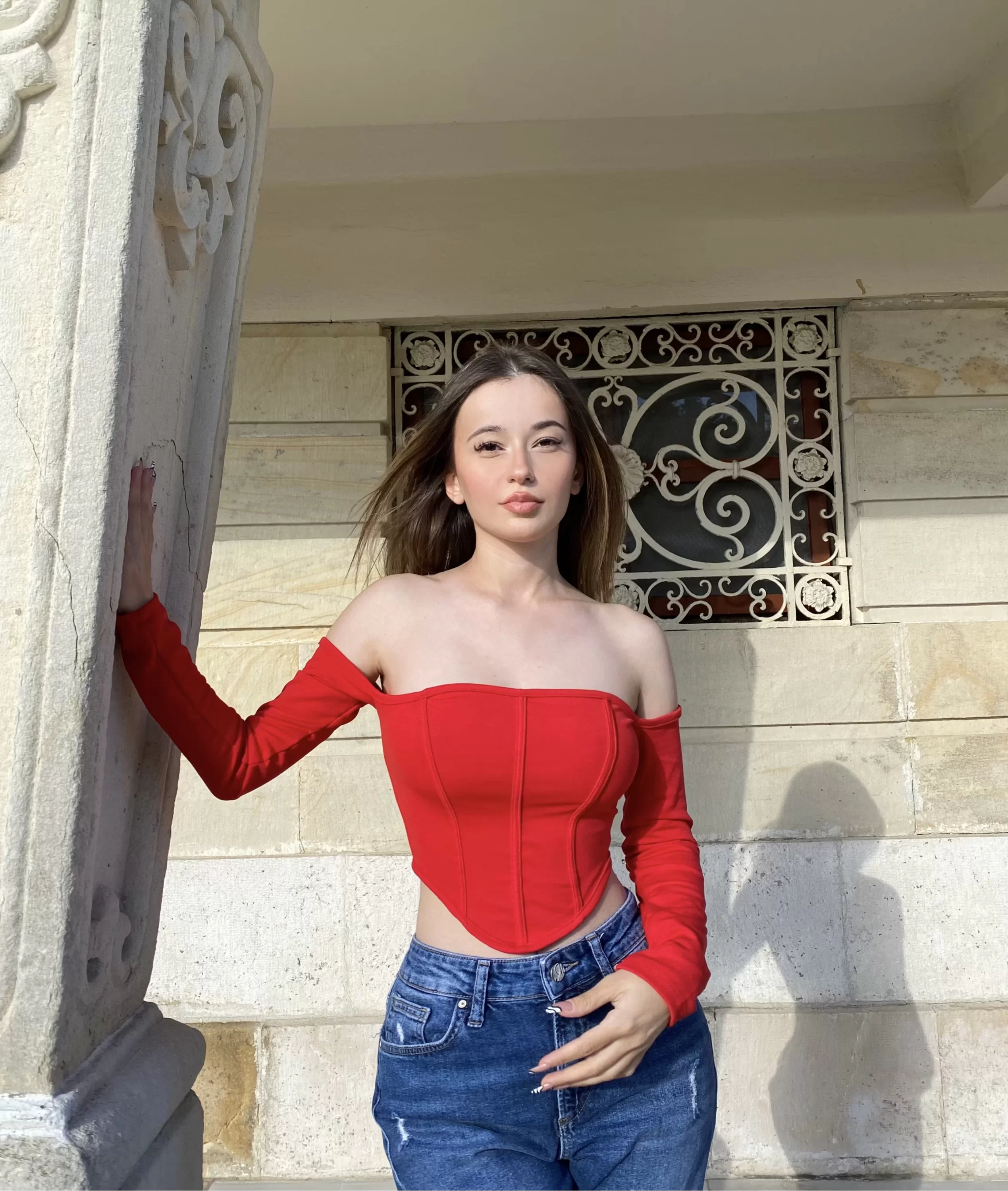 Madonna Yaka Crop
