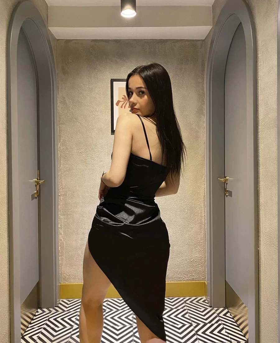 Saten Yırtmaçlı Elbise