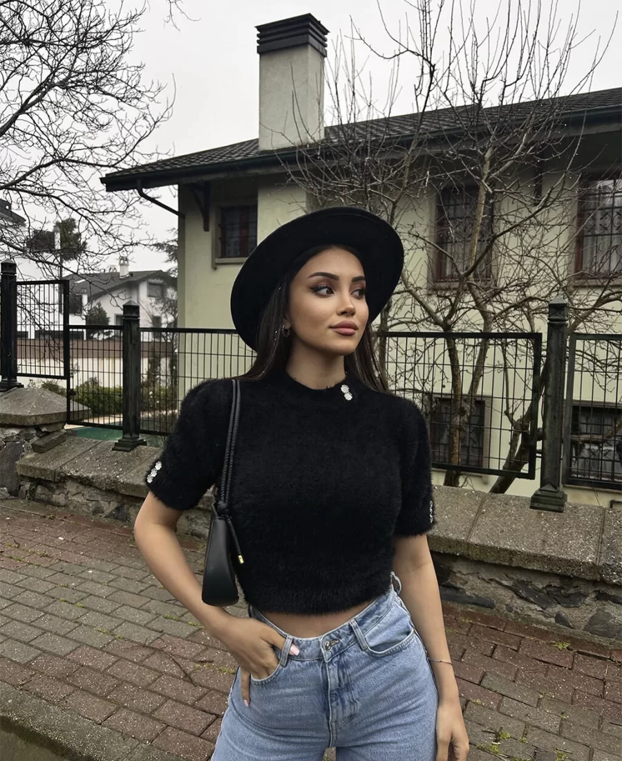 Yumoş Düğmeli Crop