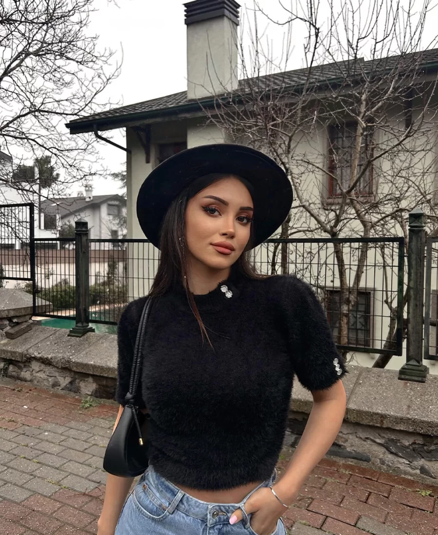 Yumoş Düğmeli Crop